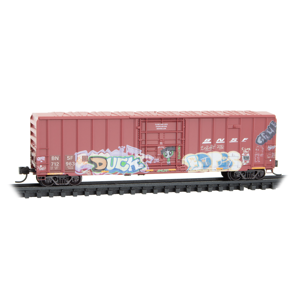 Micro Trains N 98302289 50' Rib-Side Plug-Door Boxcar No Roofwalk 3-Pack - BNSF Christmas Graffiti