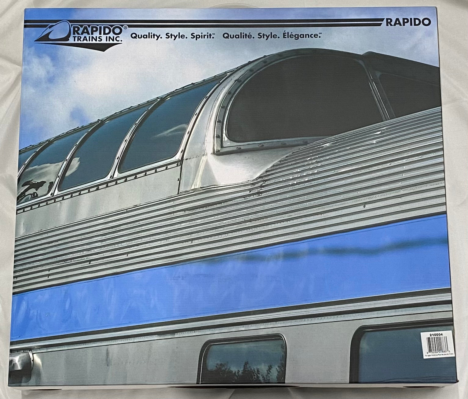 Rapido 210004 HO The Canadian 13 piece Set (Fully Lighted) Canadian Pacific Action Red (CP) 1411,1412,4476 DCC & Sound