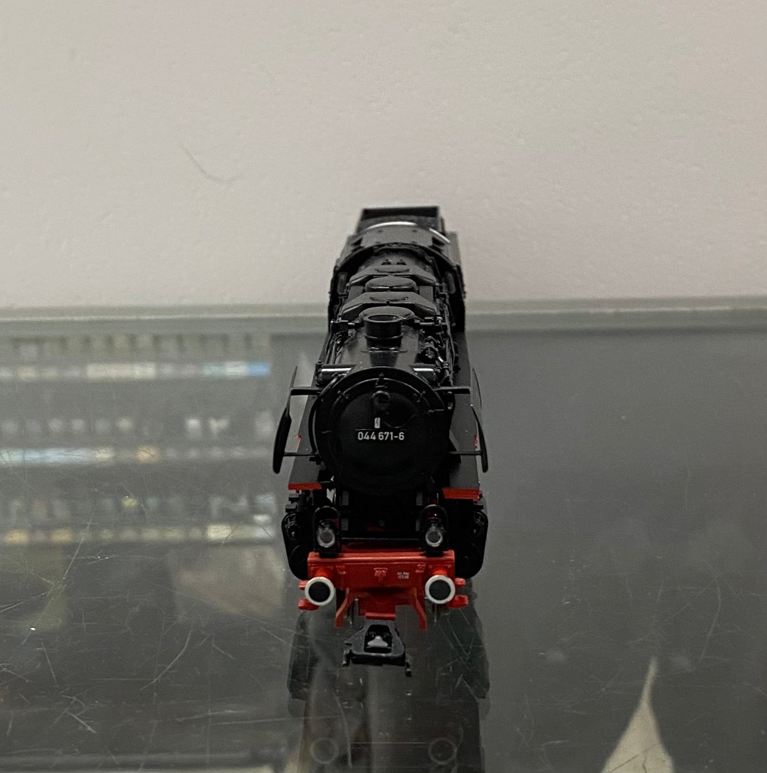 Trix 21237 HO DB Zehn Wagen Guterzug mit Stahlrohren mit BR 044 671-6 DCC & Sound