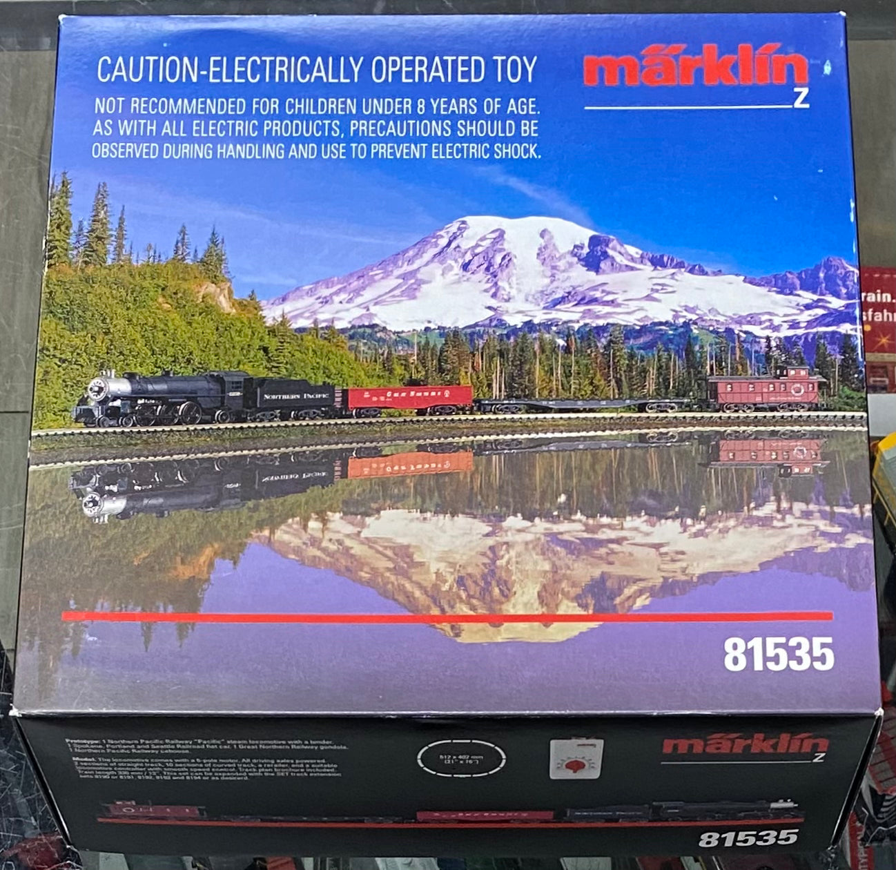 Marklin 81535 Z North America Pacific Steam Locomotive and Freight Cars (#1)