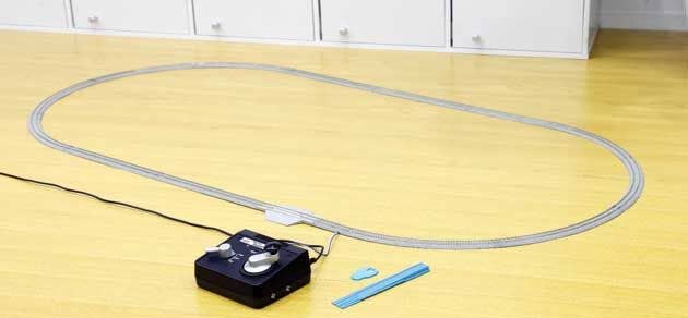 Kato N 20854 M1 Basic Oval Track Starter Set - Concrete Ties - Unitrack - Oval w/12-3/8" Radius Curves, Rerailer, Power Pack SX