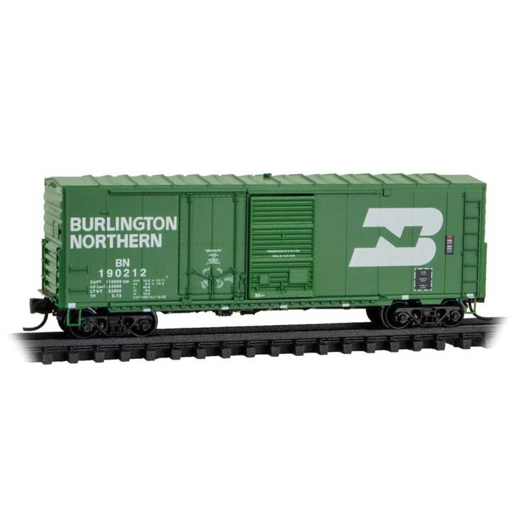 Micro Trains N 19100010 40' Plug & Sliding Door Boxcar No Roofwalk - Burlington Northern #190212 (Cascade Green, white, Larger Logo)