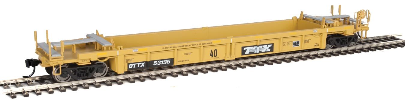 Walthers HO 5631 Thrall Rebuilt 40' Well Car - Trailer-Train DTTX #53135 (yellow, black; Black & White Logo)