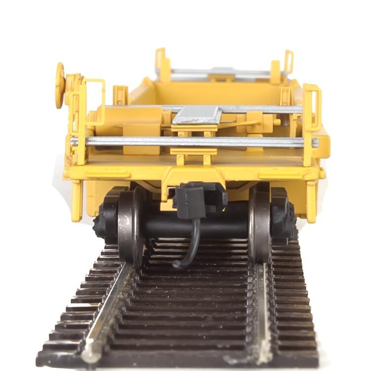 Walthers HO 5645 Thrall Rebuilt 40' Well Car - TTX DTTX #747298 (yellow, black, black & white logo, yellow conspicuity stri