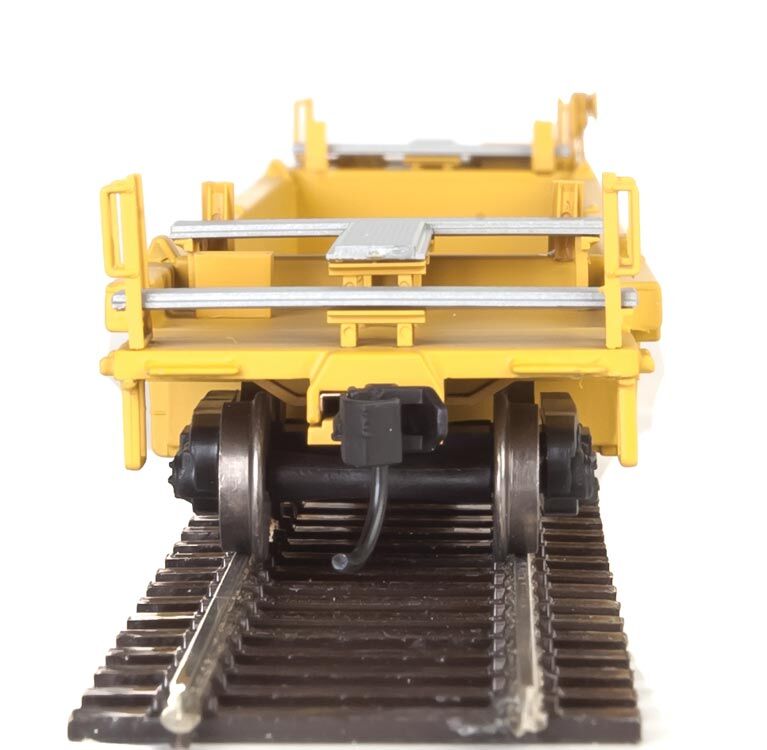 Walthers HO 5645 Thrall Rebuilt 40' Well Car - TTX DTTX #747298 (yellow, black, black & white logo, yellow conspicuity stri