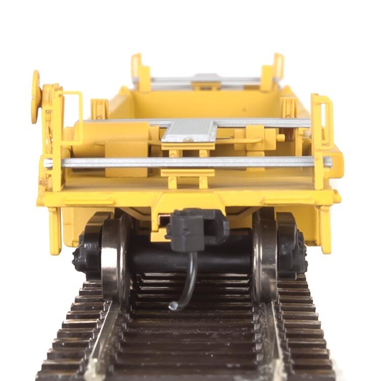 Walthers HO 5648 Thrall Rebuilt 40' Well Car - TTX DTTX #747445 (yellow, black, black & white logo, yellow conspicuity stri