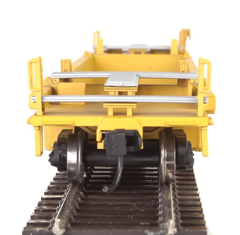 Walthers HO 5648 Thrall Rebuilt 40' Well Car - TTX DTTX #747445 (yellow, black, black & white logo, yellow conspicuity stri