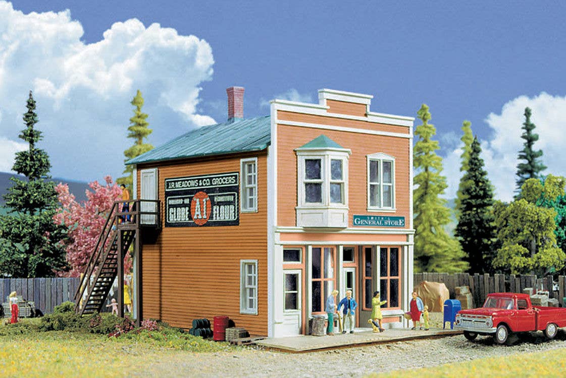 Walthers HO 3653 Smith's General Store - Kit - 5-3/4 x 5 x 5-1/2" 14.3 x 12.5 x 13.7cm