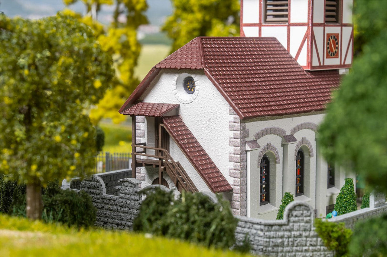 Faller 130679 HO Village church with churchyard