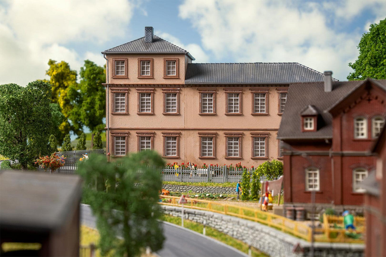 Faller 130784 HO Waldorf School