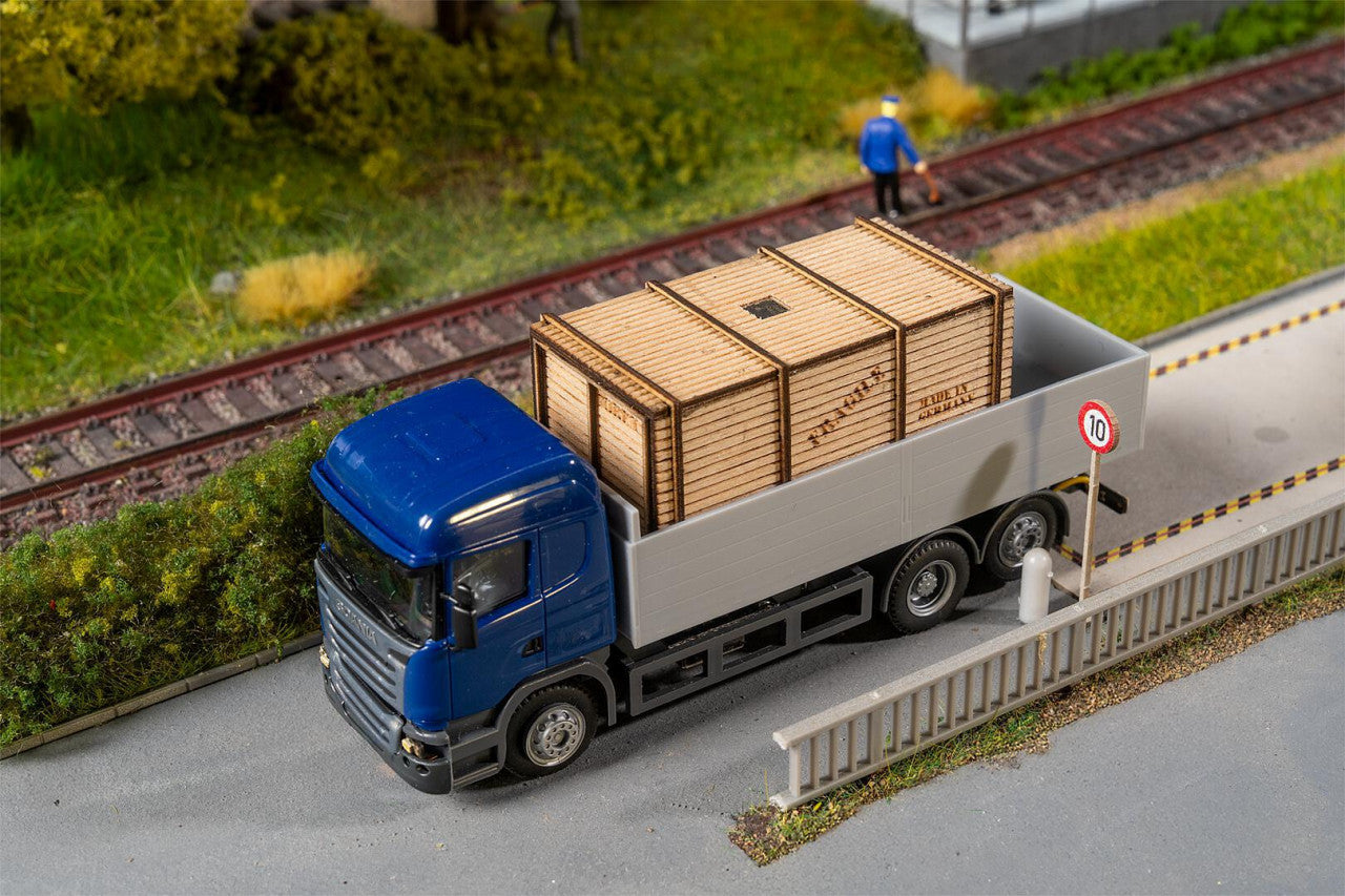 Faller 161325 HO Lorry Scania R 13 HL Platform with wooden crate (HERPA)