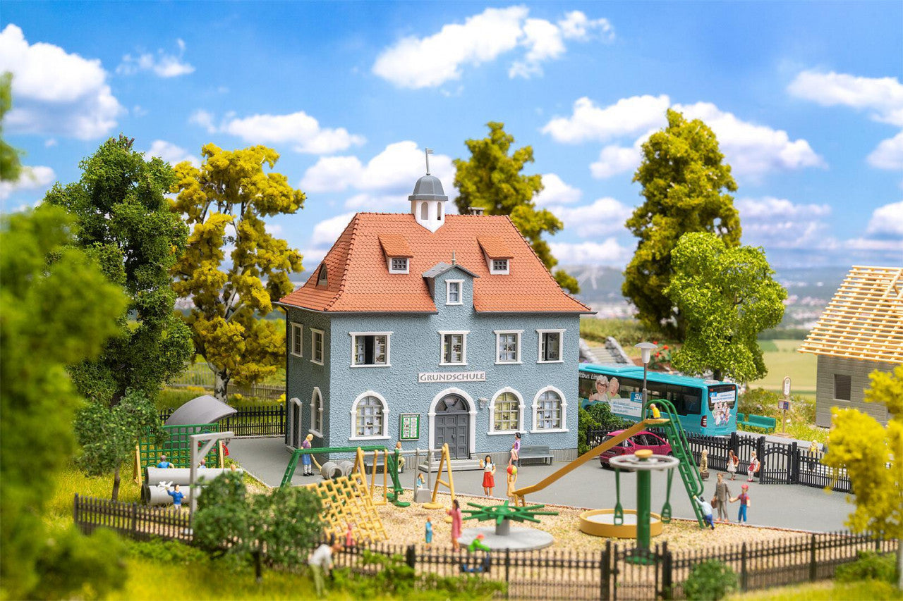 Faller 190087 HO Back to school Promotional-Set