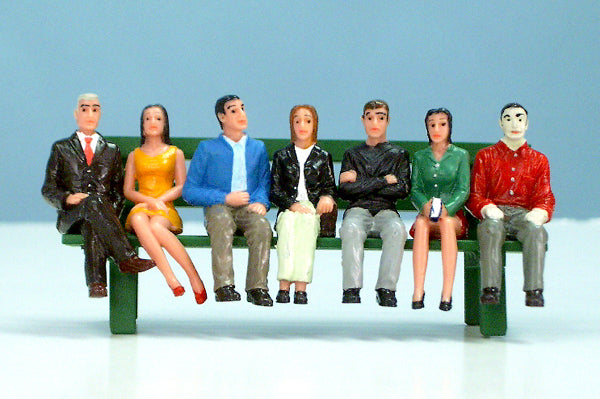 USA Trains R311 G Passenger Car Sitting Figures Set #2 (7)