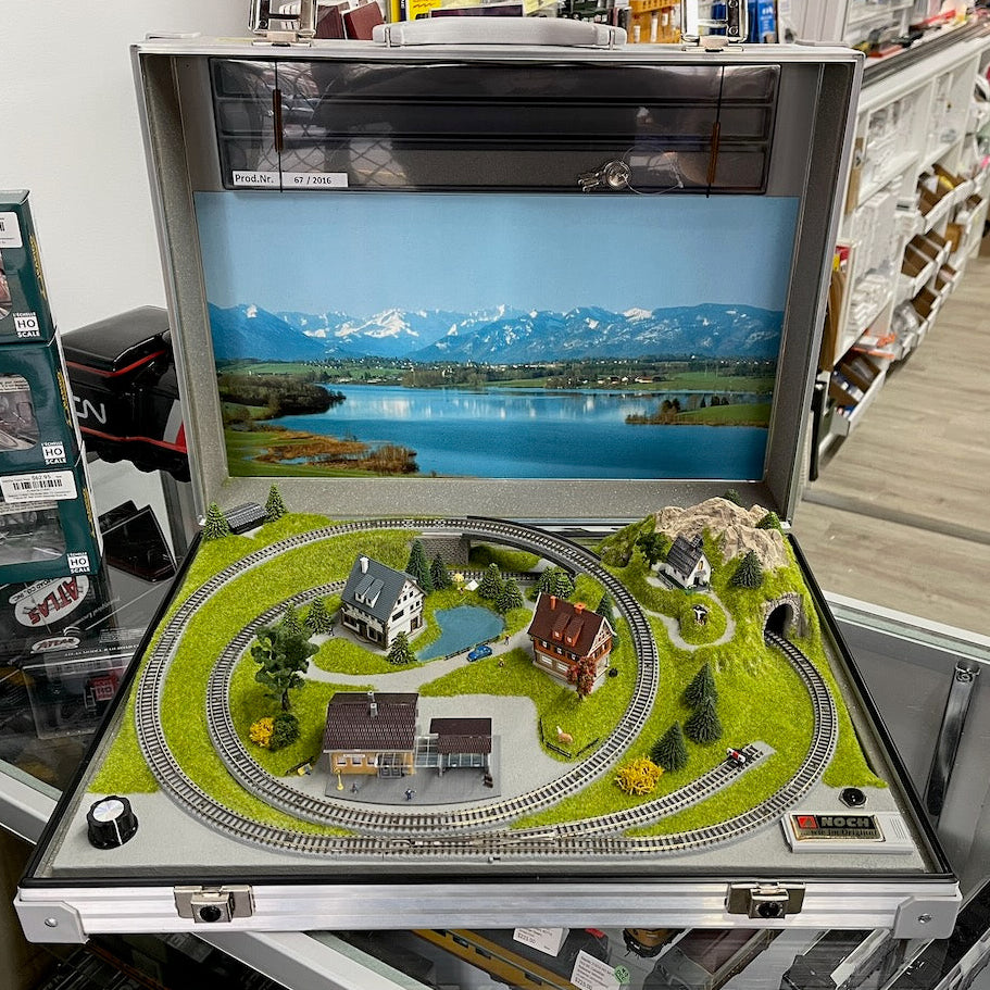 Noch 88101 Z Scale Fully Sceniced Briefcase Layout "Blumenau" with Power Supply