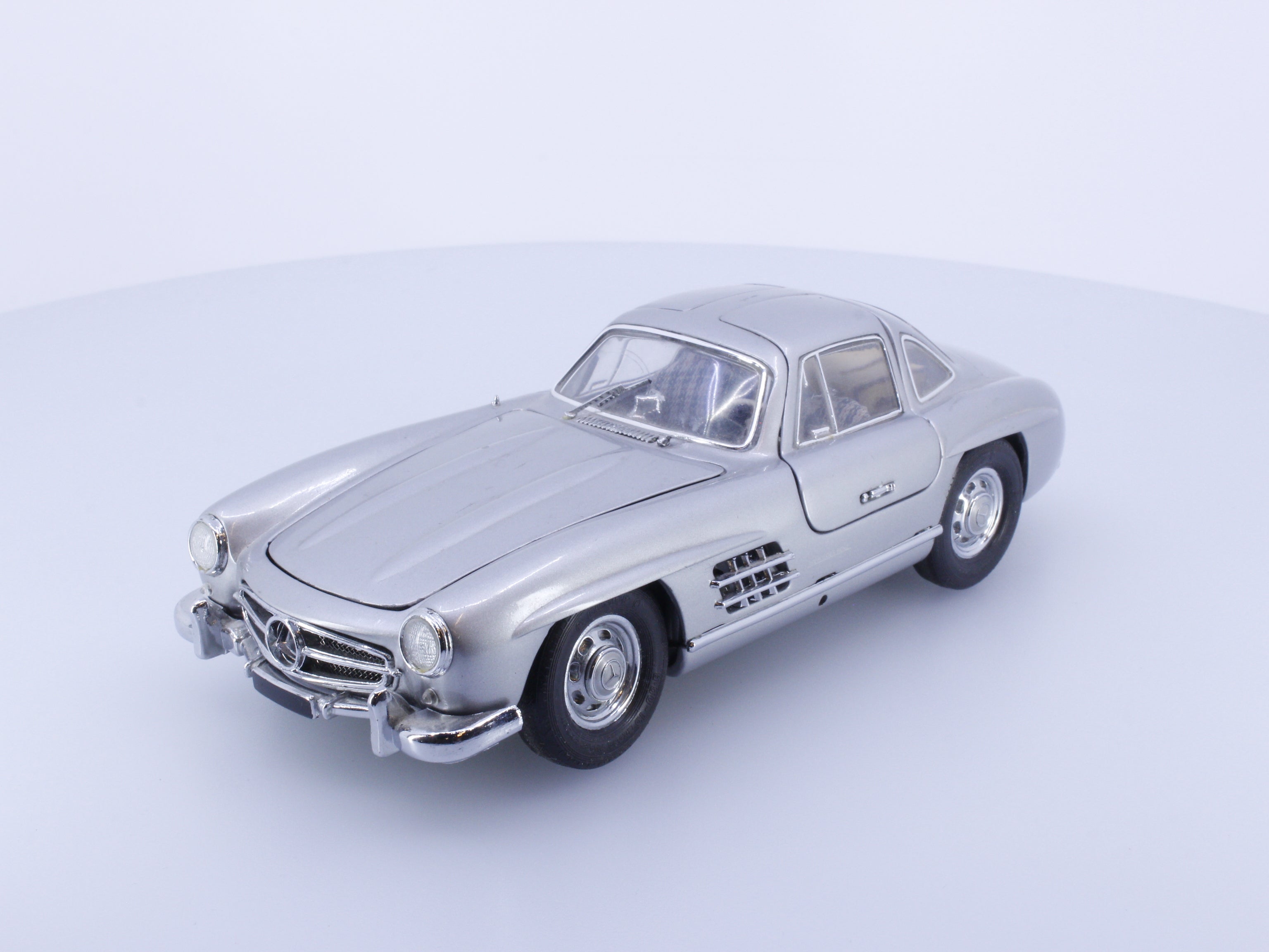 Franklin Mint 1954 Mercedes-Benz 300SL 1/24 Diecast Model.