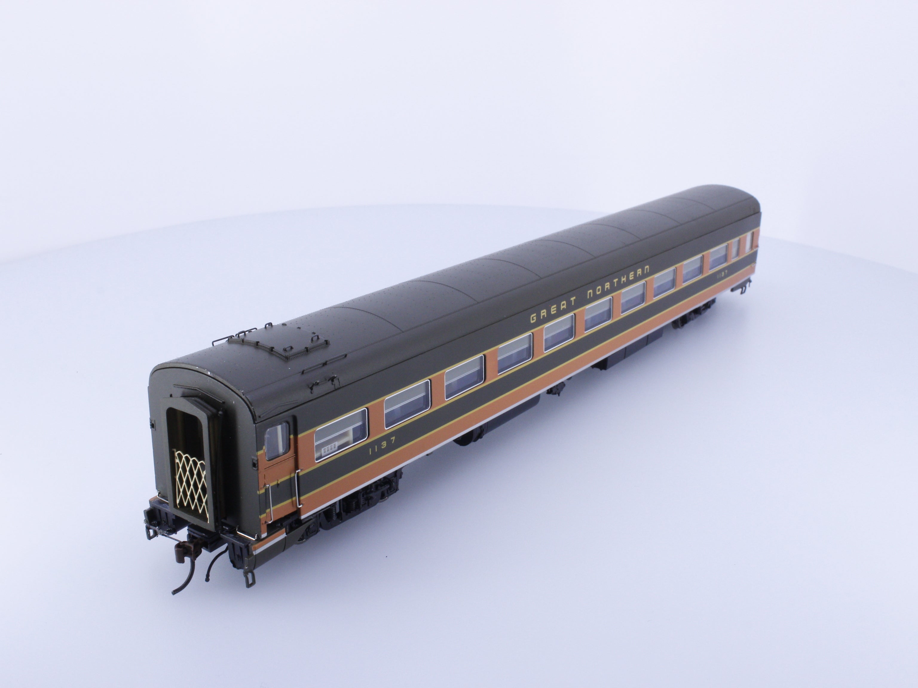Rapido 100033 HO Lightweight Coach Great Northern (GN) 1137