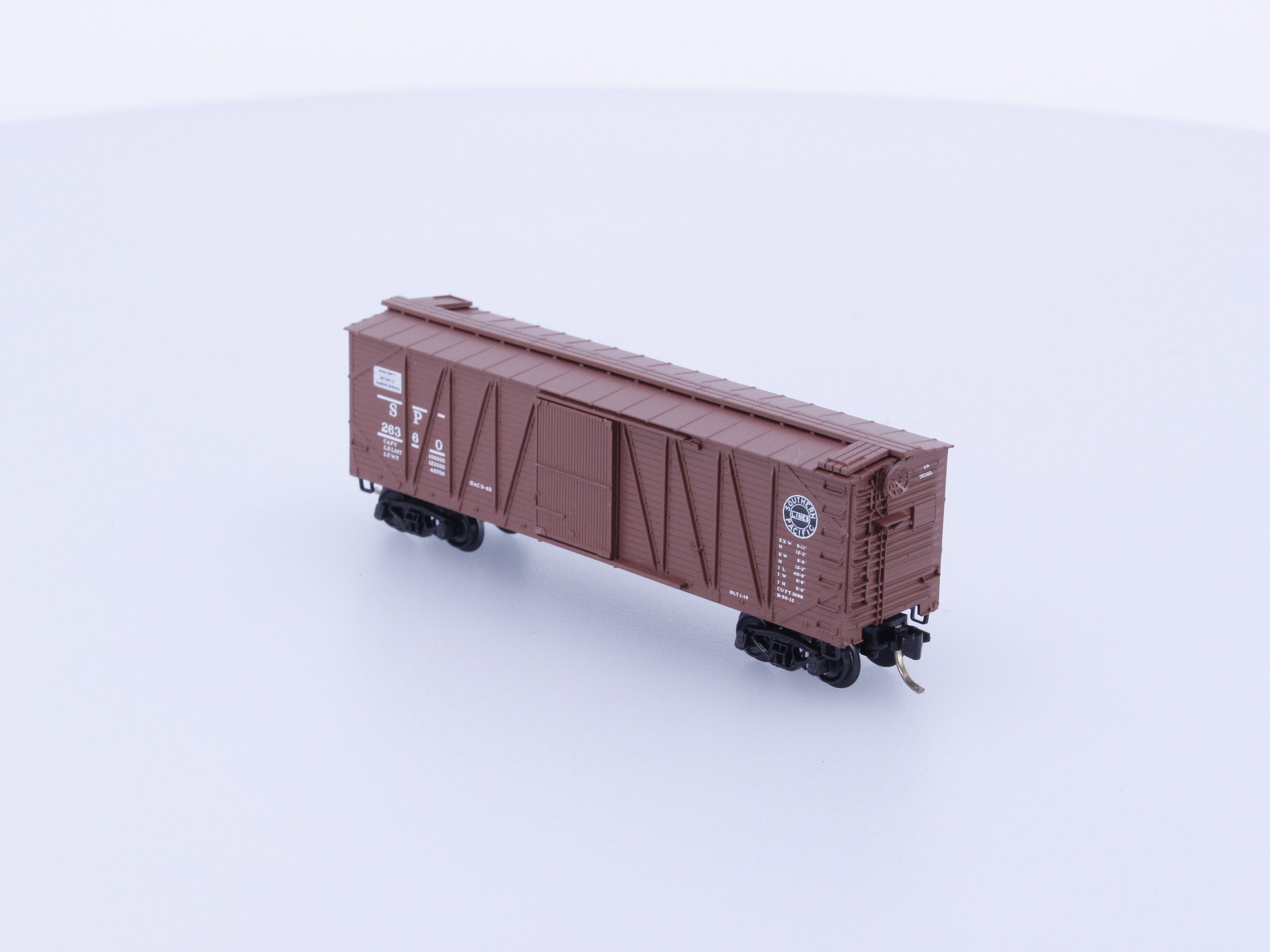 Micro Trains 28030 N Boxcar, 40', Wood Sheathed, Outside Braced Southern Pacific (SP) 26360