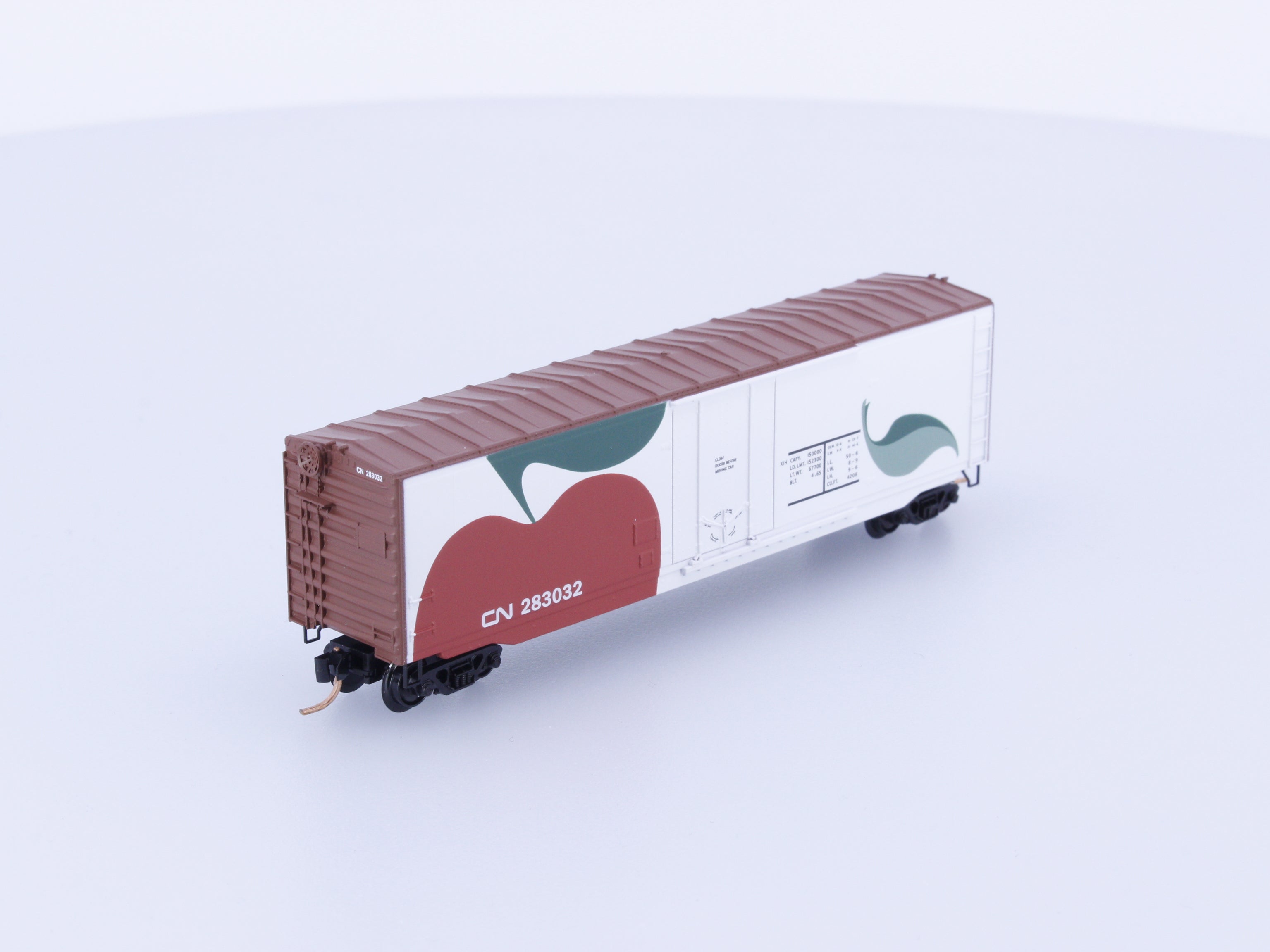 Micro Trains 38340 N 50' Standard Boxcar Plug Door w/o Roofwalk Canadian National (CN) 283032