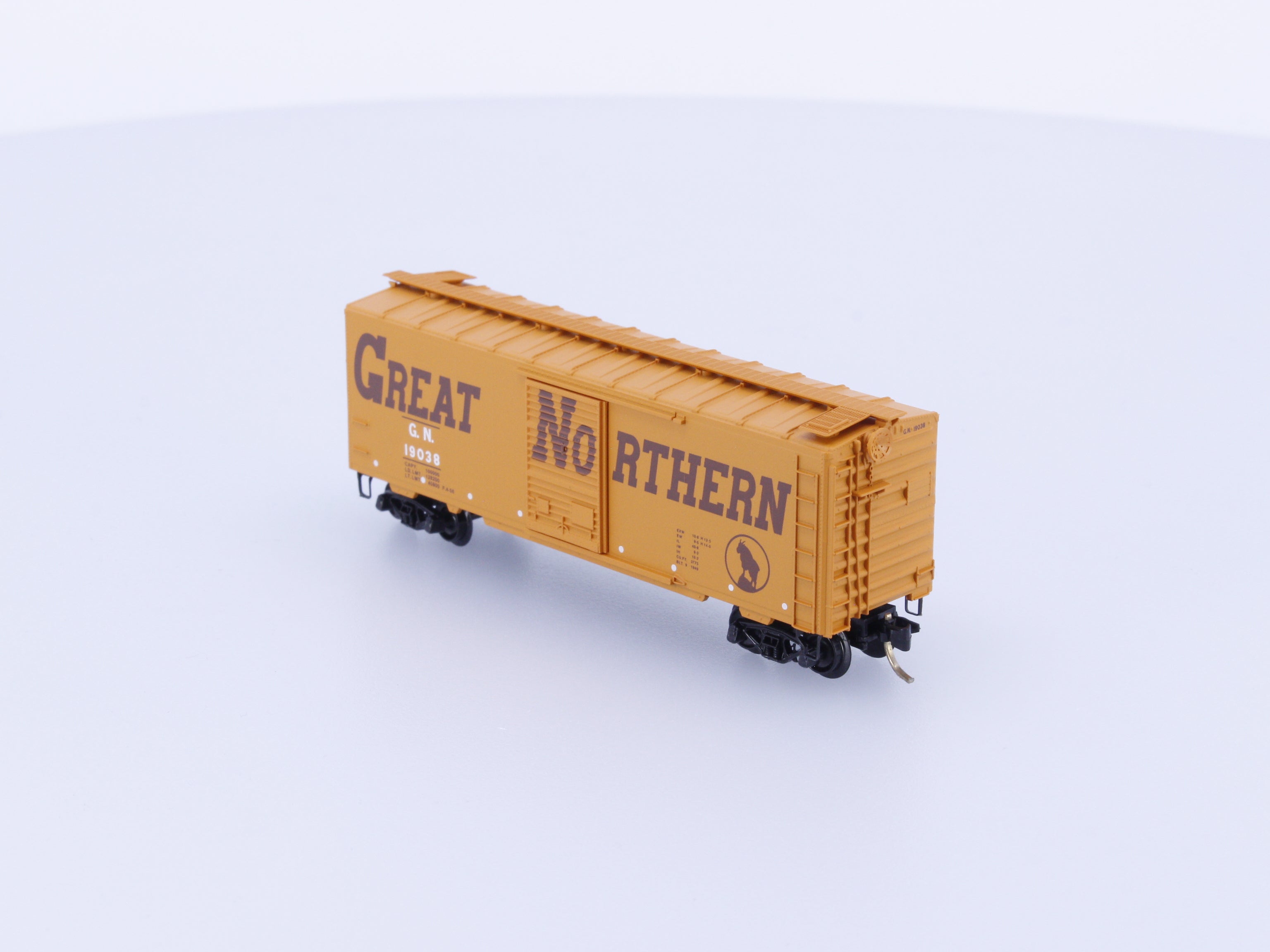 Micro Trains 20166 N 40' Standard Box Car Single Door Great Northern (GN) 19038 (#2)