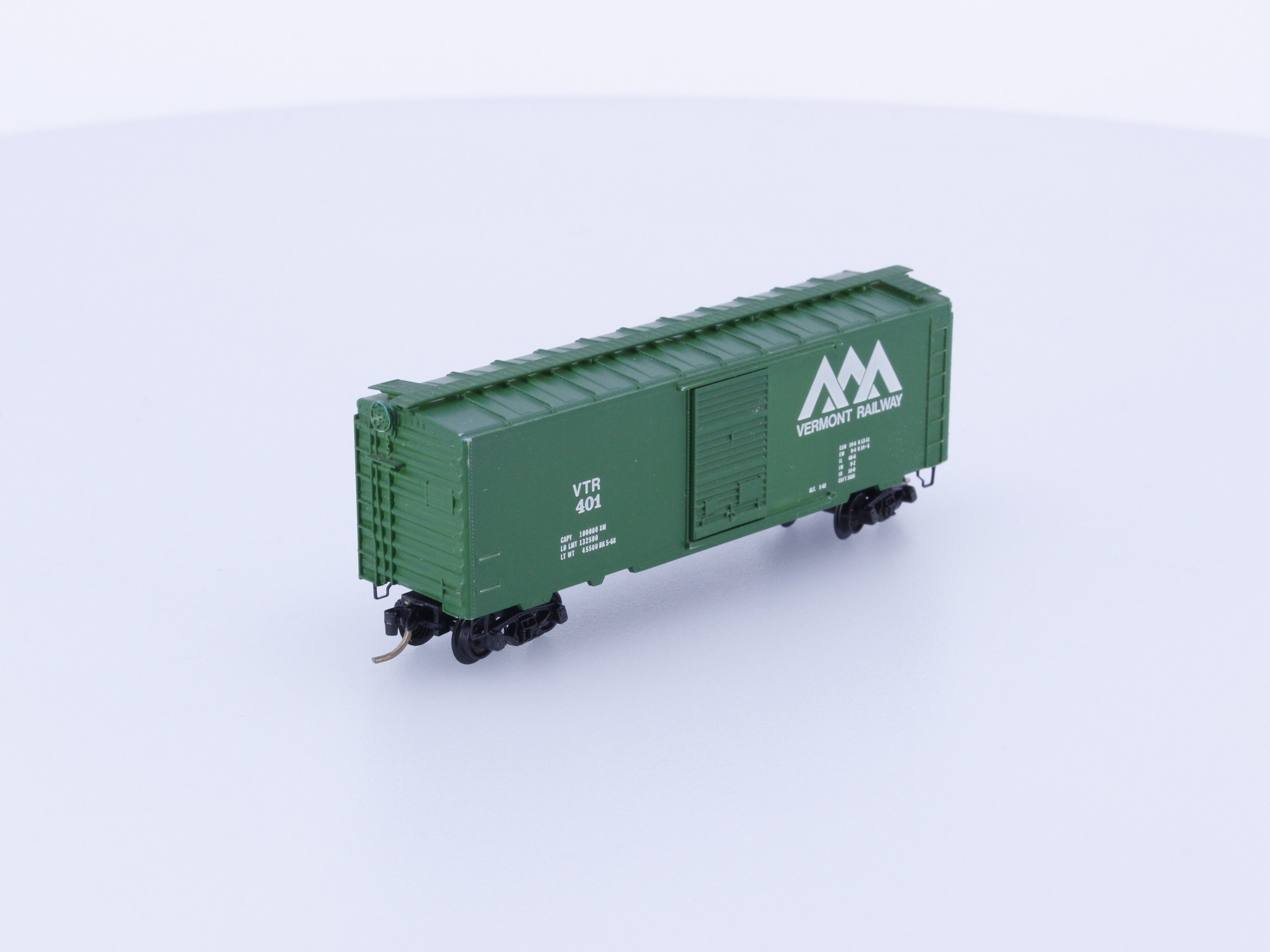 Micro Trains 20200 N 40' Standard Box Car Single Door Vermont Railway (VTR) 401