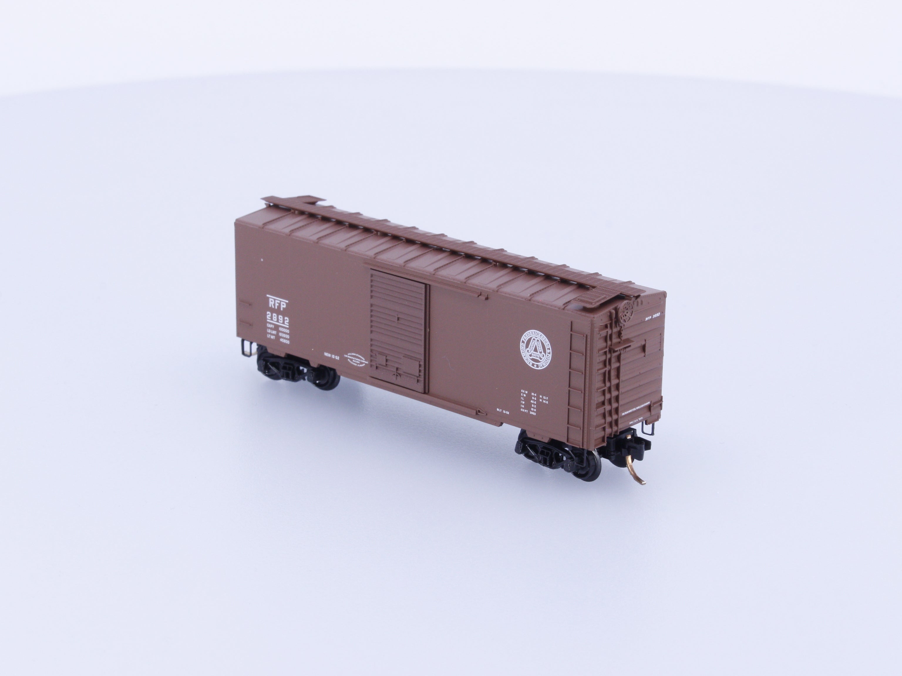 Micro Trains 20496 N 40' Standard Box Car Single Door R.F. and P Railroad 2892