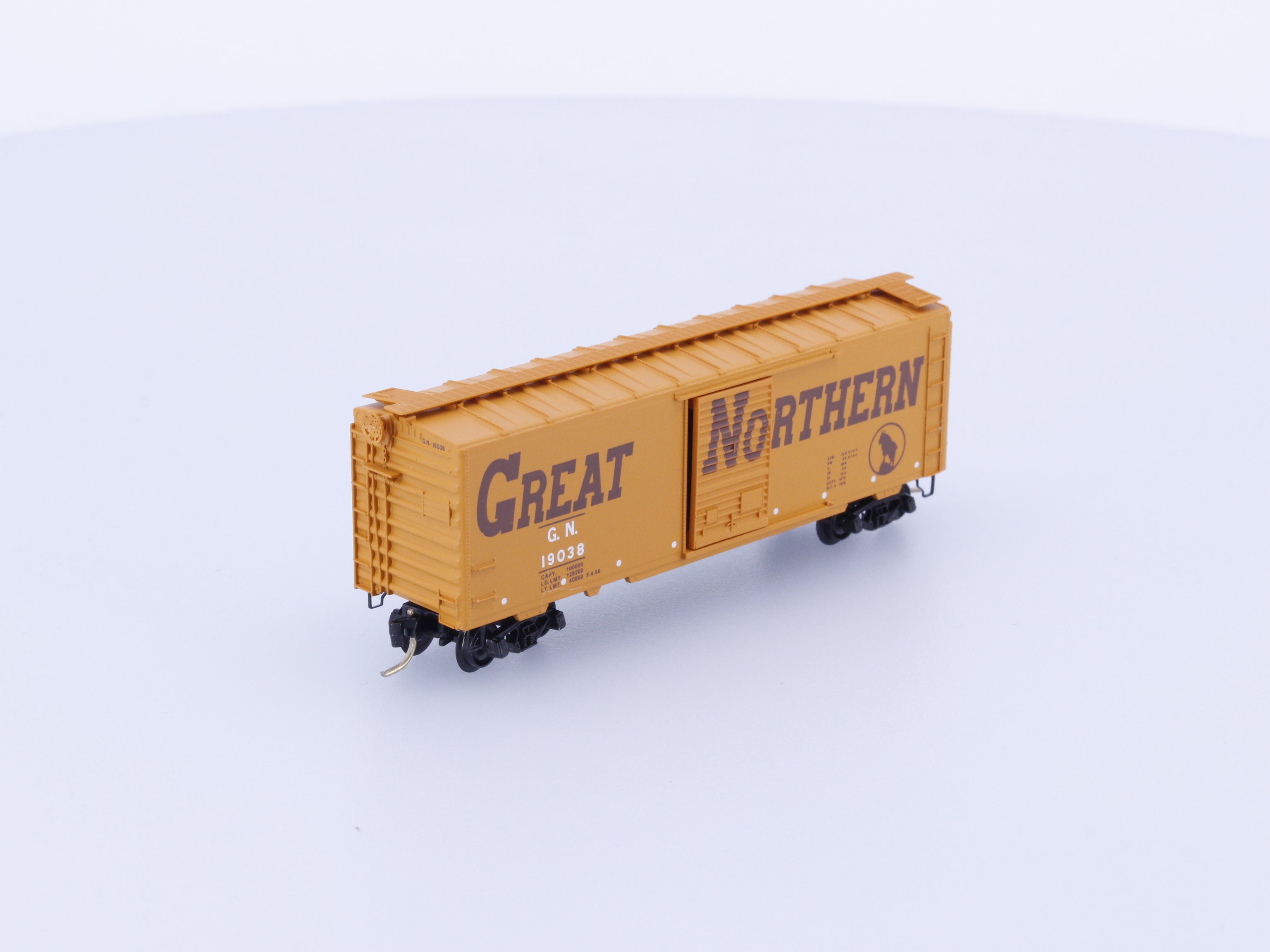 Micro Trains 20166 N 40' Standard Box Car Single Door Great Northern (GN) 19038 (#1)