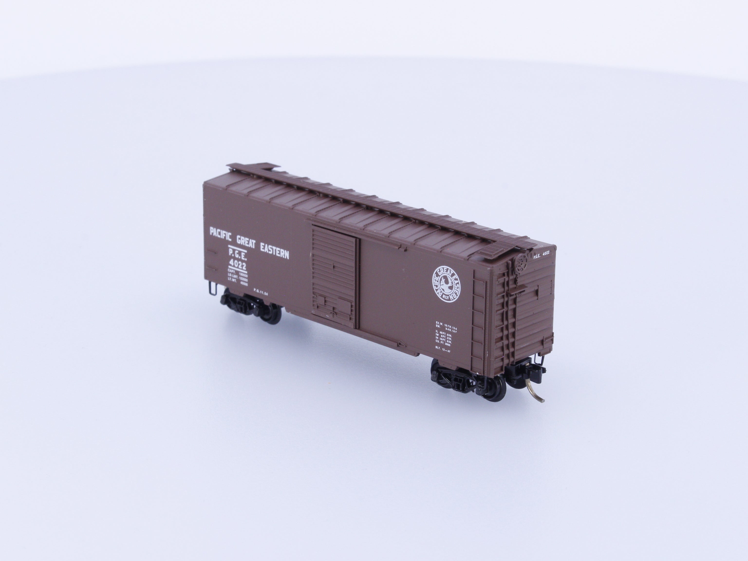 Micro Trains 20970 N 40' Standard Box Car Single Door Pacific Great Eastern (PGE) 4022