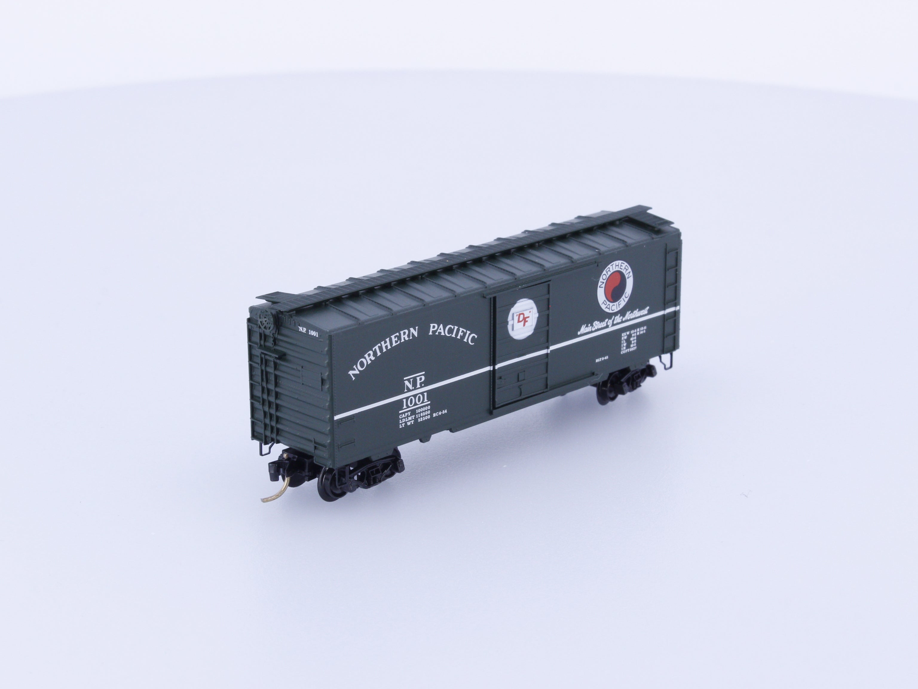 Micro Trains 20236 N 40' Standard Box Car Single Door Northern Pacific (NP) 1001