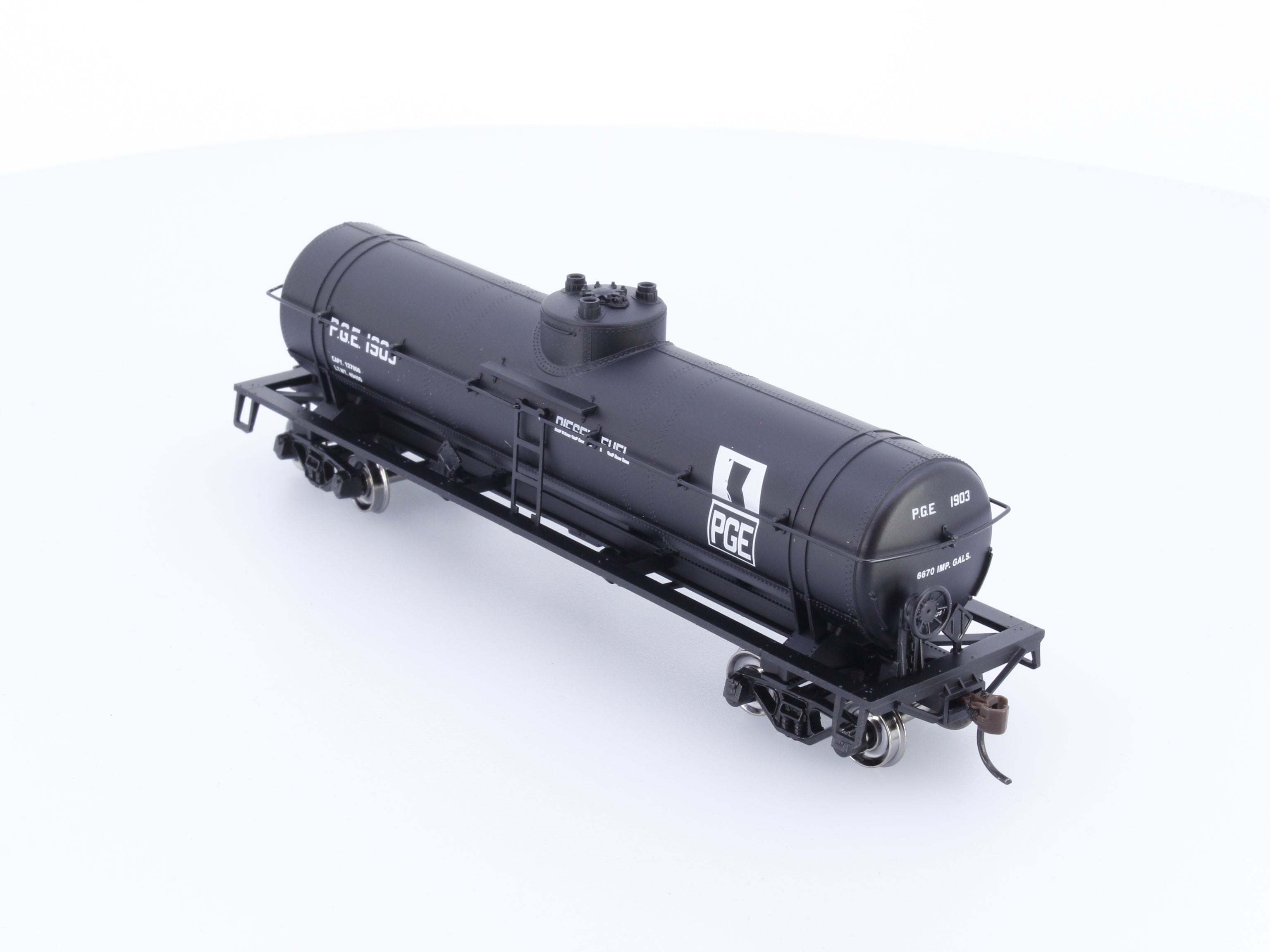 Athearn 73199 HO Single Dome Tank Car Pacific Great Eastern (PGE) 1903