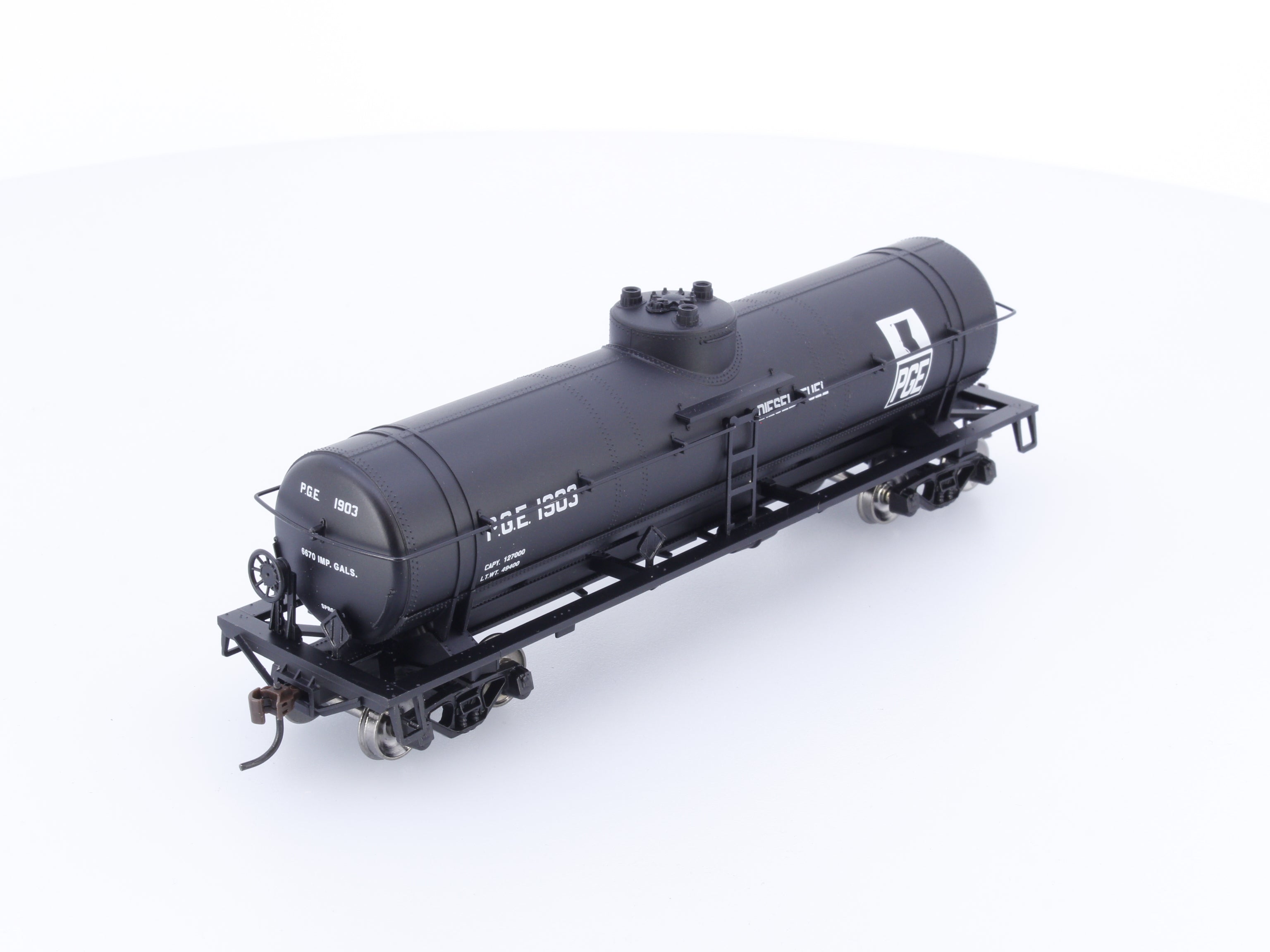 Athearn 73199 HO Single Dome Tank Car Pacific Great Eastern (PGE) 1903
