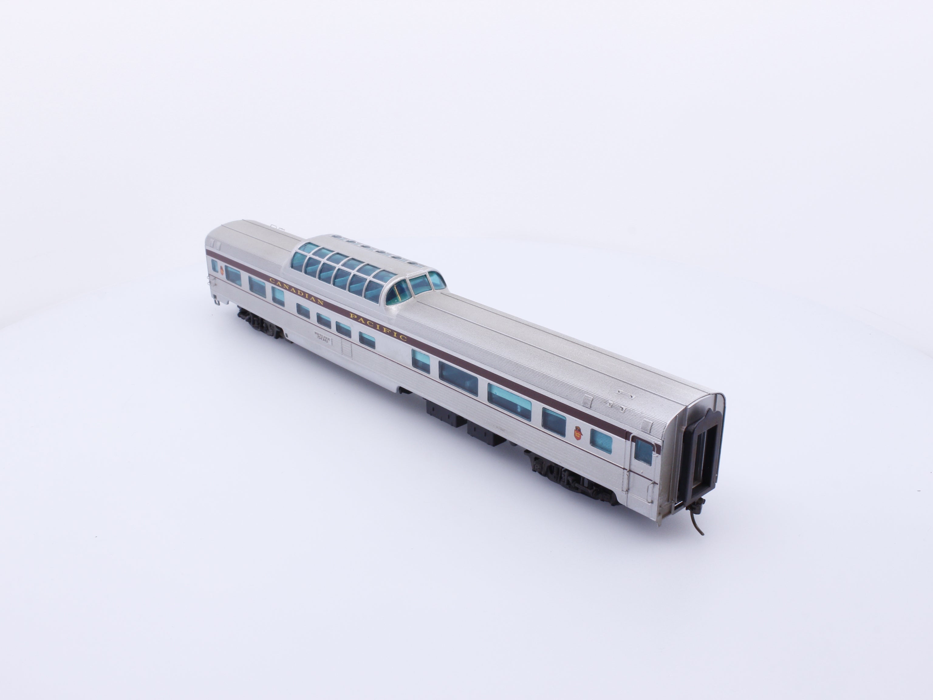 Walthers CPSKYLINE506 HO Slightly Weathered Skyline Dome Car Canadian Pacific (CP) 506