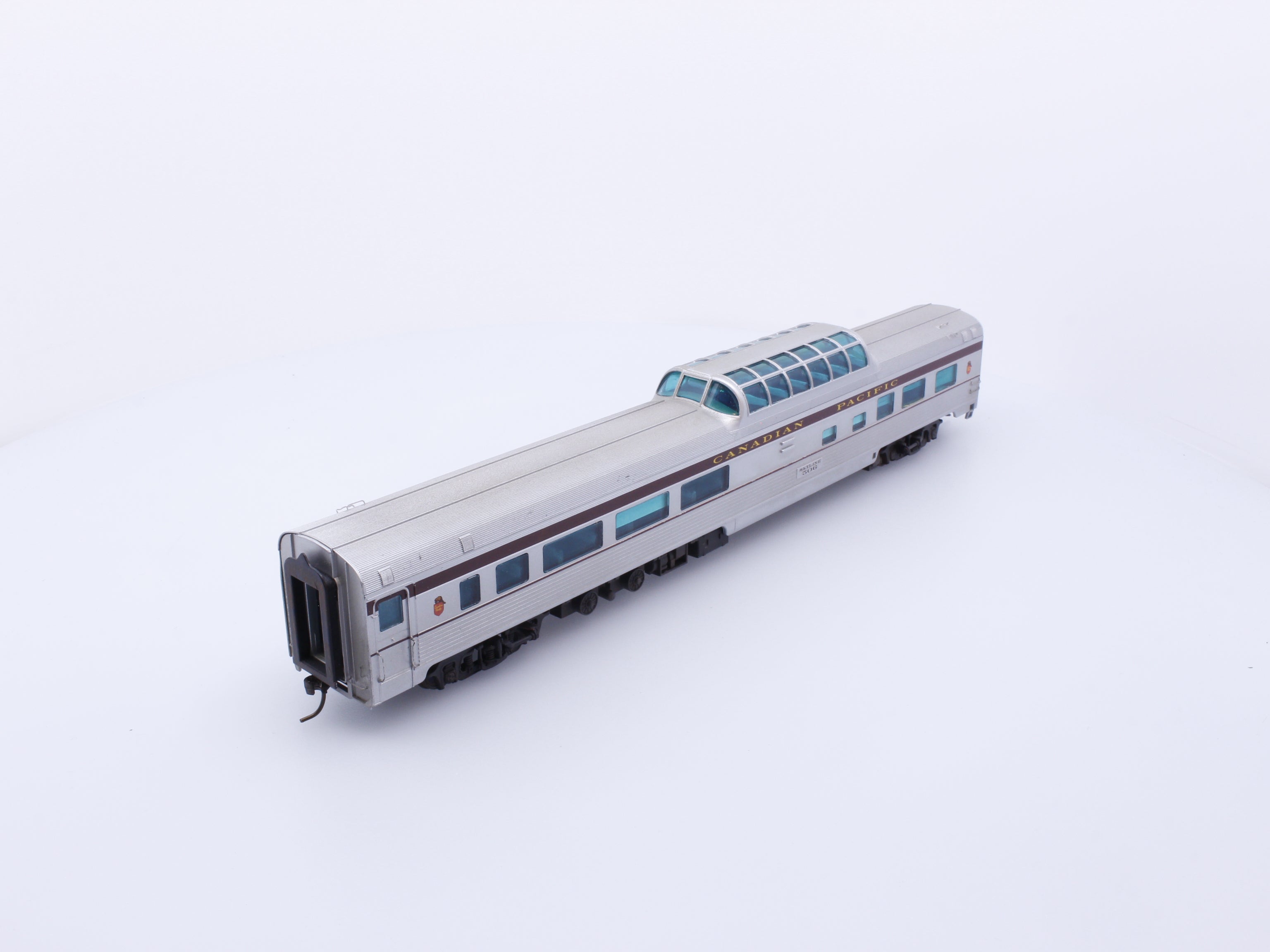 Walthers CPSKYLINE506 HO Slightly Weathered Skyline Dome Car Canadian Pacific (CP) 506