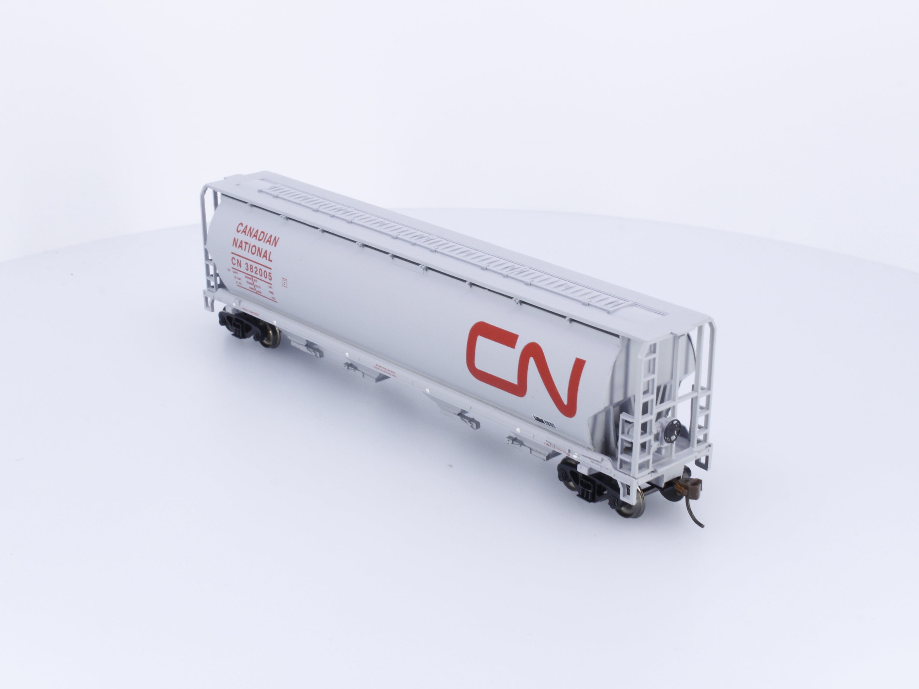 Bachmann 19113 HO Cylindrical Grain Hopper Canadian National (CN) 382005