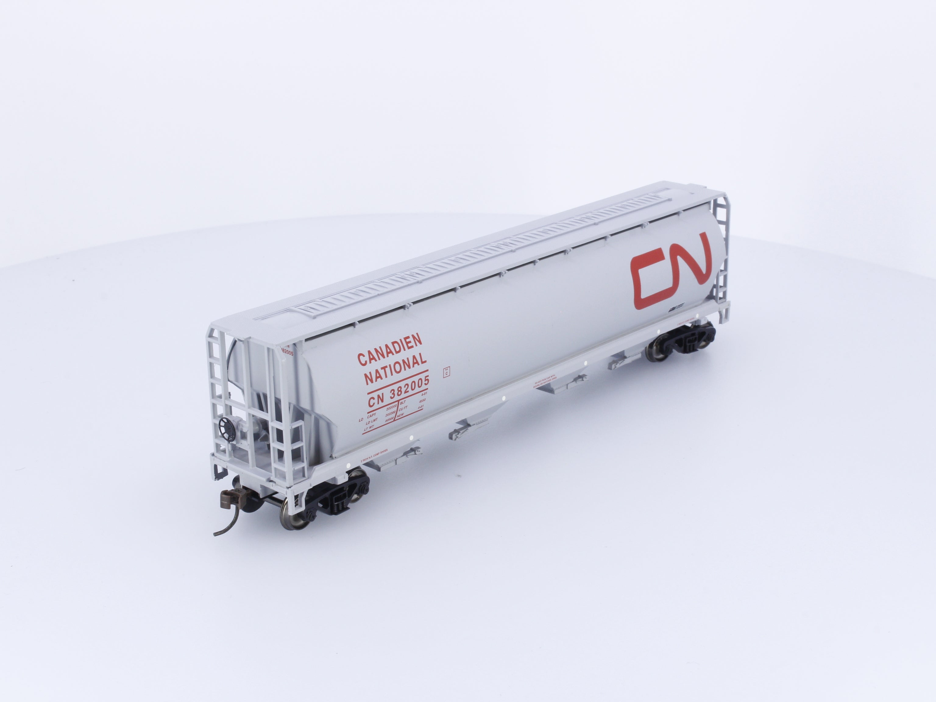 Bachmann 19113 HO Cylindrical Grain Hopper Canadian National (CN) 382005