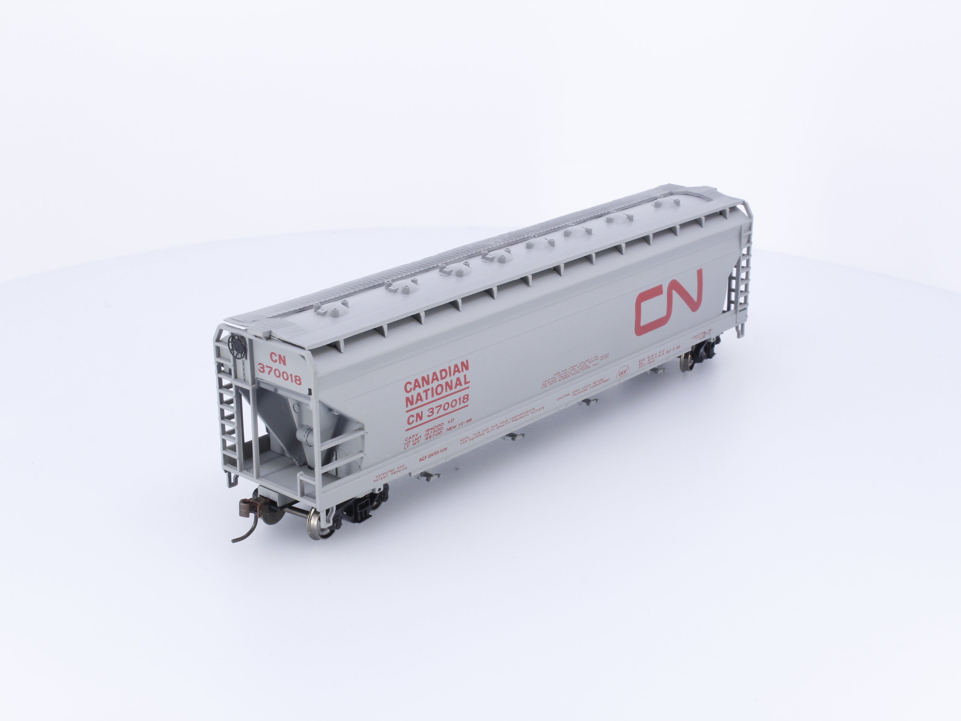 Bachmann 17513 HO 56' Center Flow Hopper Canadian National (CN) 370018 (#2)