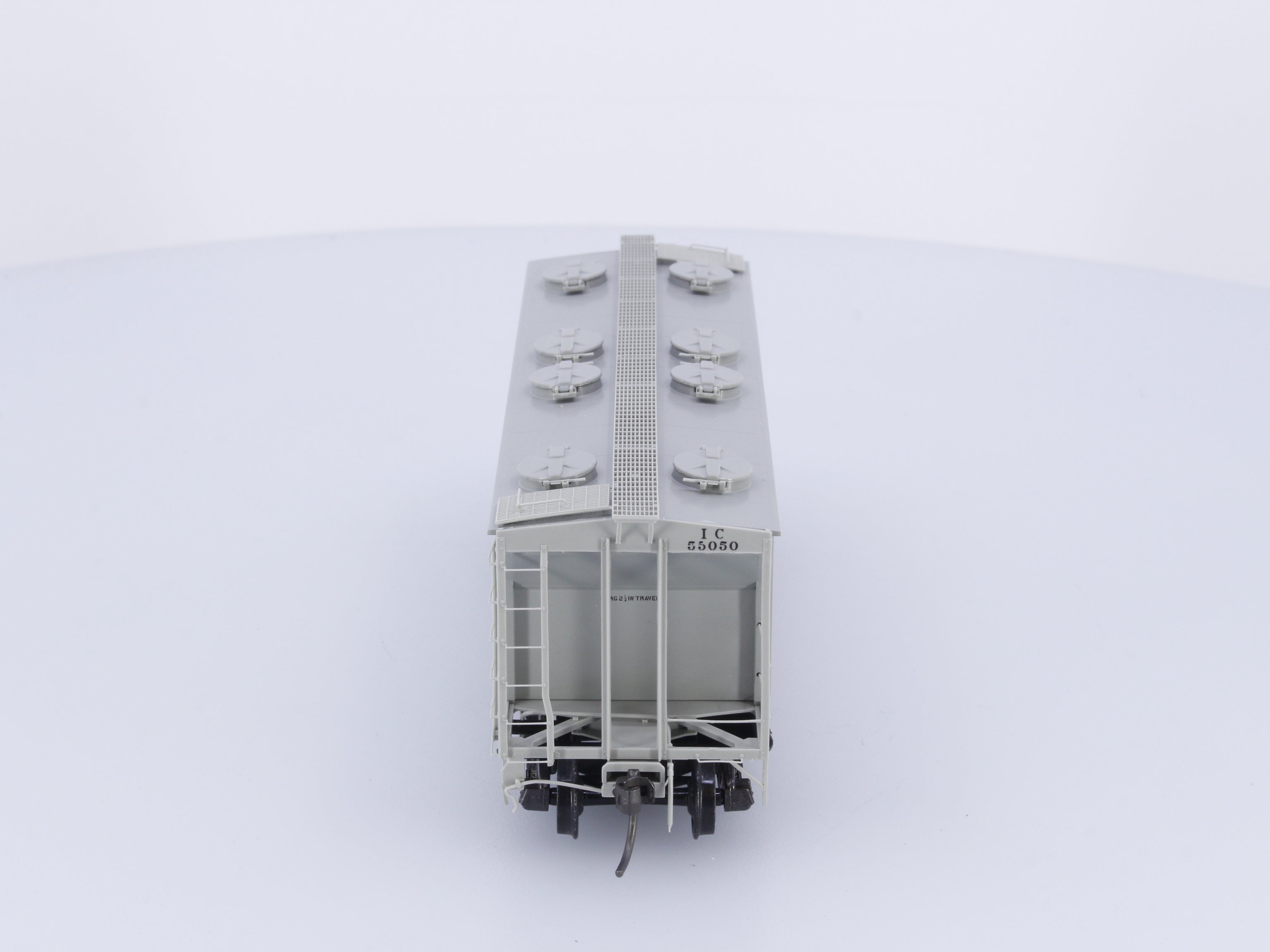 Kadee 8015 HO PS-2 2 Bay 2003 CU FT, Covered Hopper Illinois Central (IC) 55050