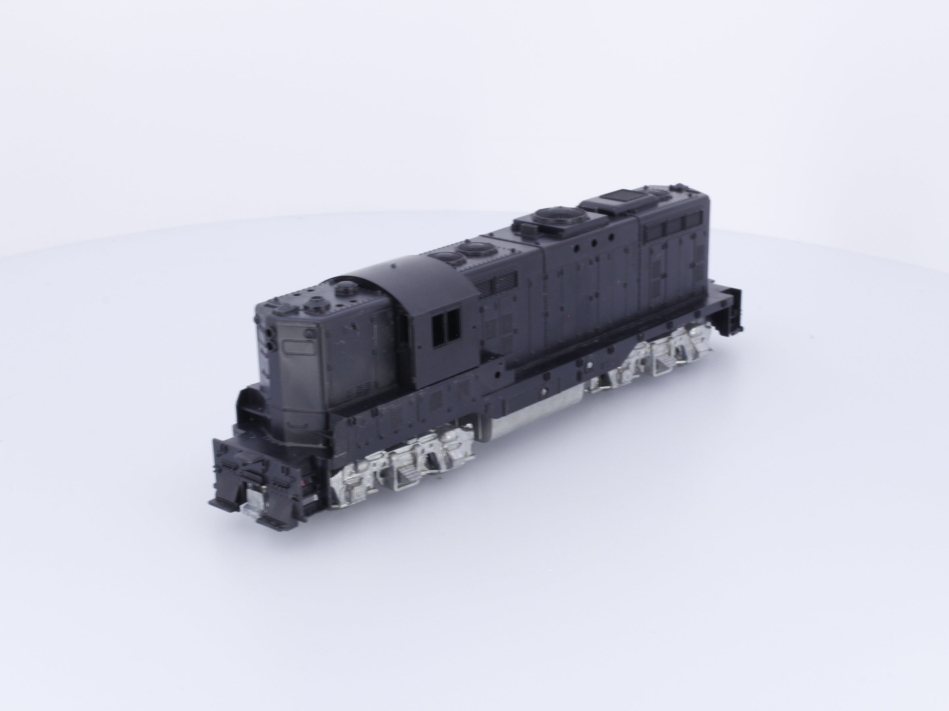 Athearn 1051 HO Undecorated GP-9 Diesel Locomotive Undecorated Analog DC