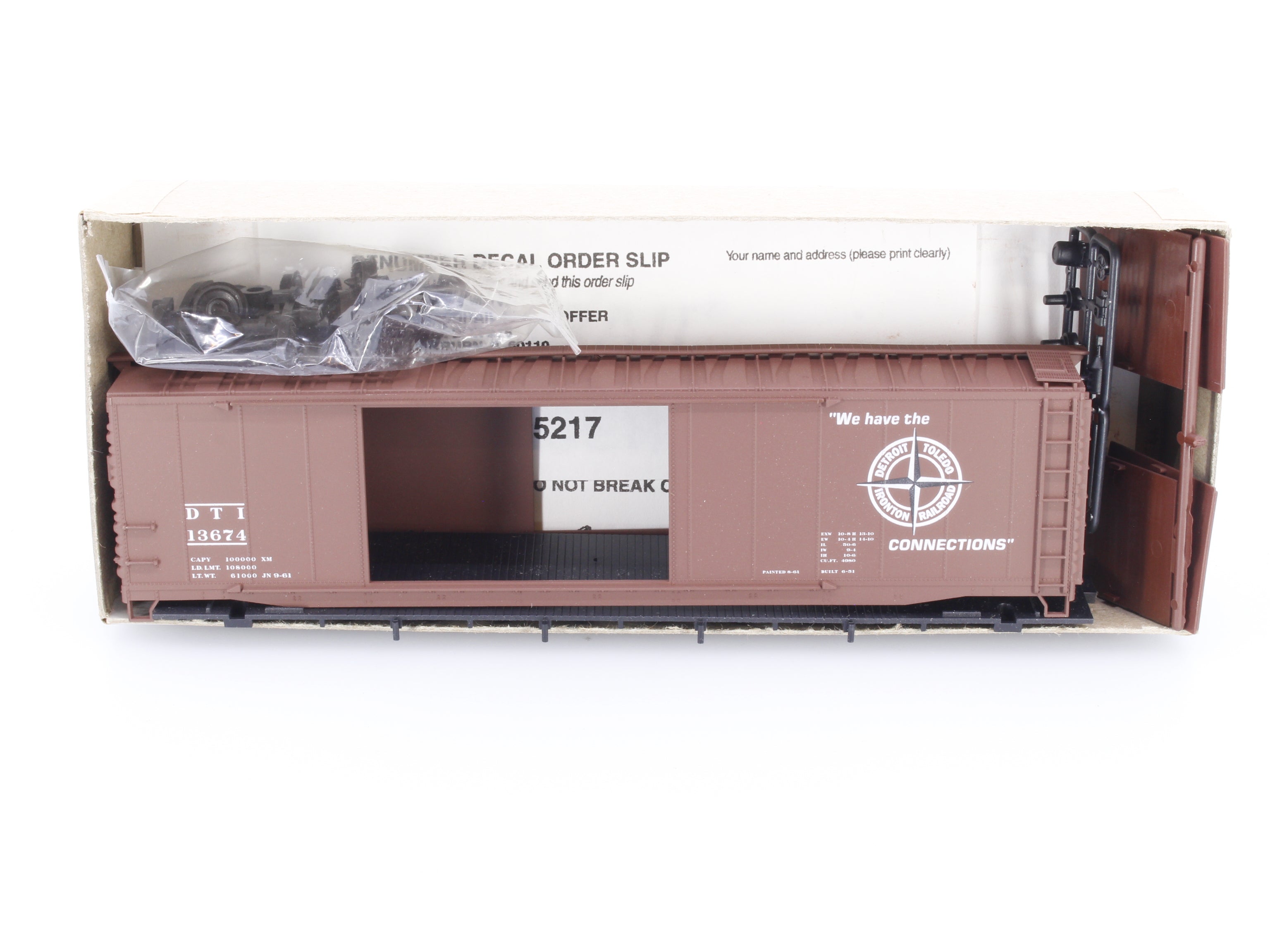 Accurail 5217 HO 50' AAR Double Door Boxcar Detroit Toledo and Ironton (DTI) 13674