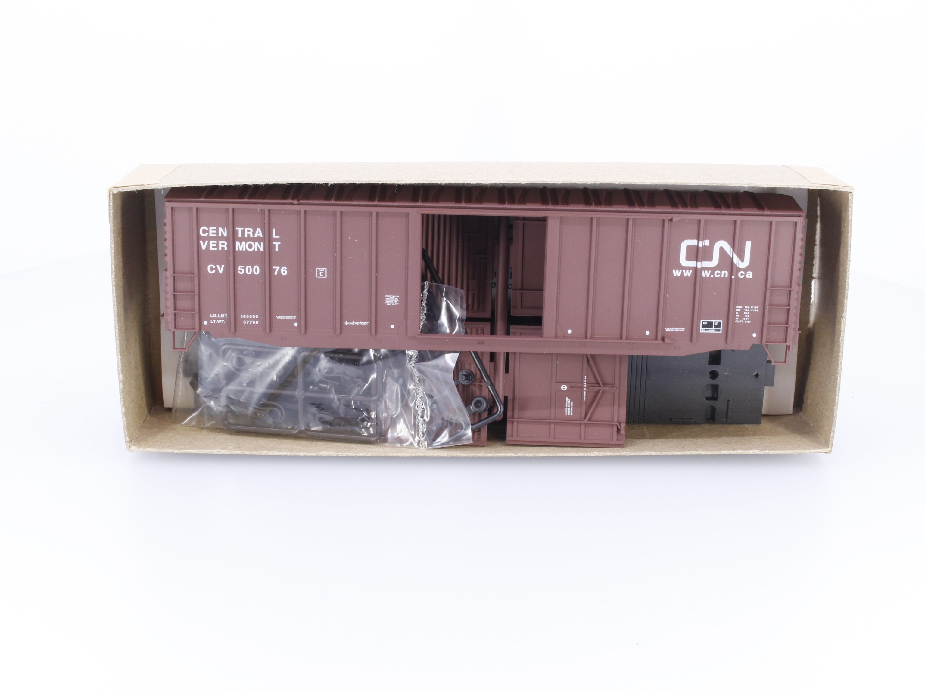 Accurail 5645 HO 50' Ext. Post. Boxcar Central Vermont (CV) 50076