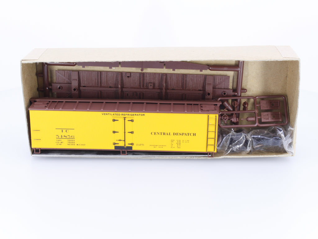 Accurail 4829 HO 40' Wood Reefer Illinois Central (IC) 54856