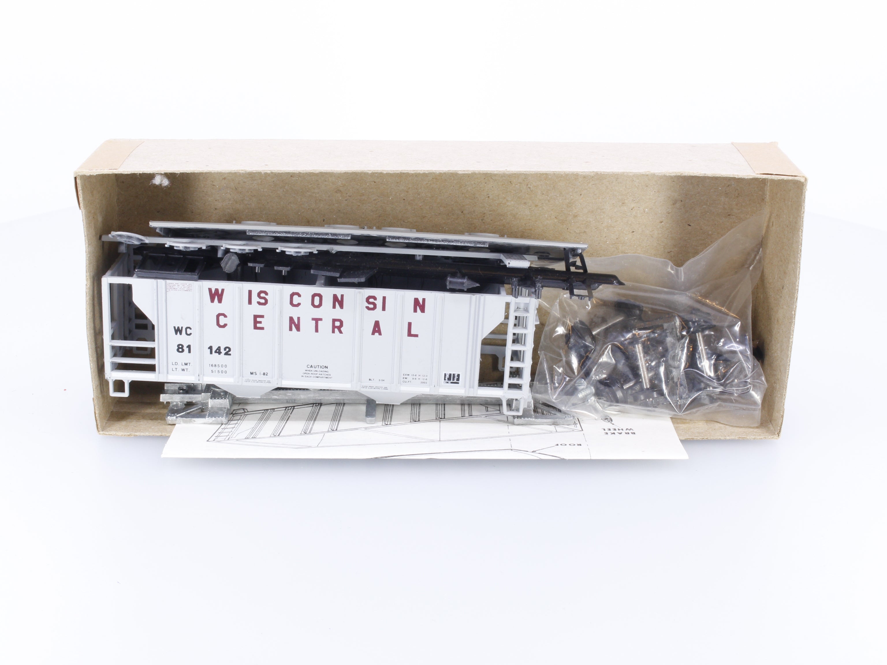 Roundhouse 9329065 HO 35' Covered Hopper Wisconsin Central (WC) 81142