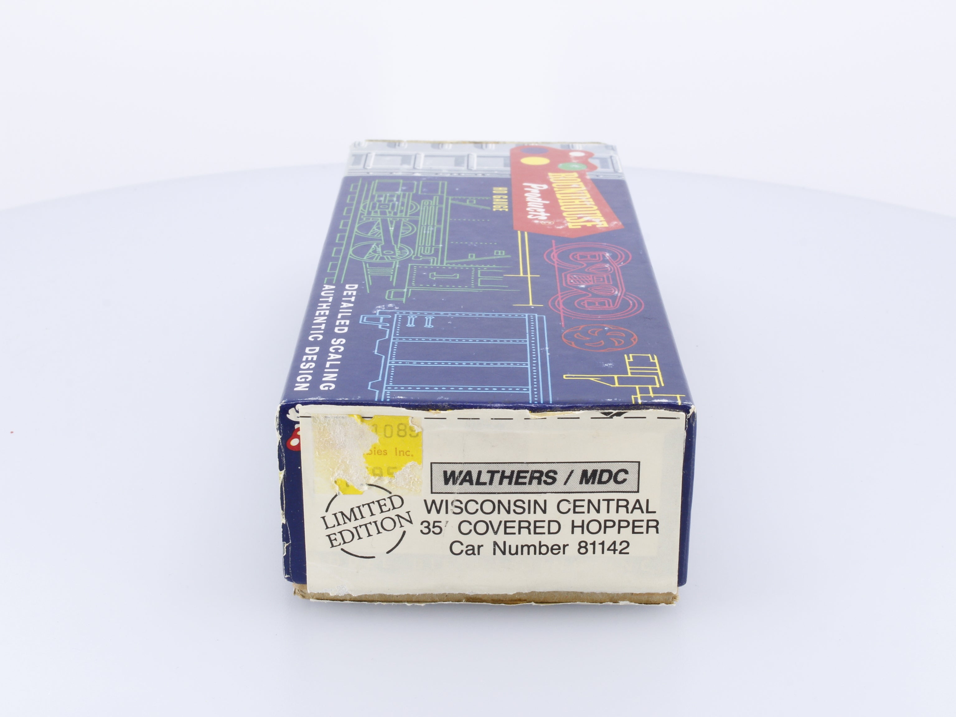 Roundhouse 81142 HO 35' Covered Hopper Wisconsin Central (WC) 81142