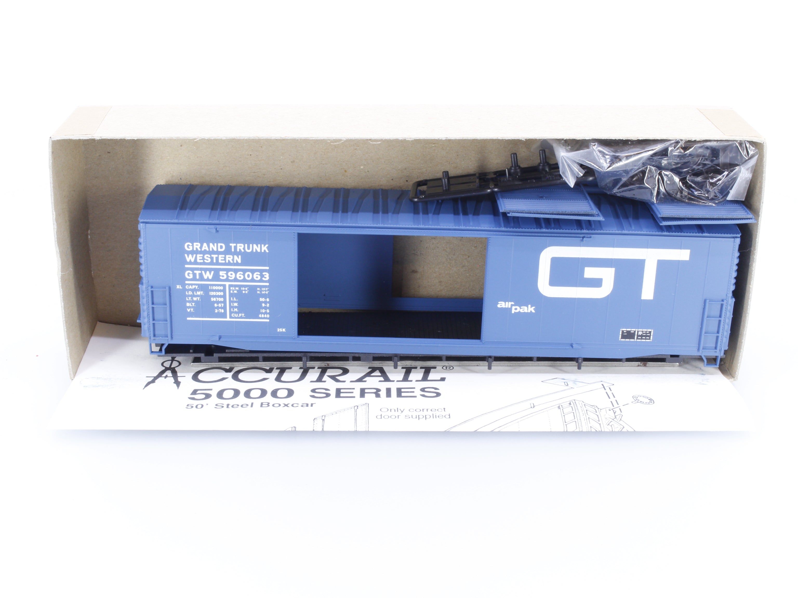 Accurail 5902 HO 50' Welded Double Door Box Car Grand Trunk Western (GTW) 596063