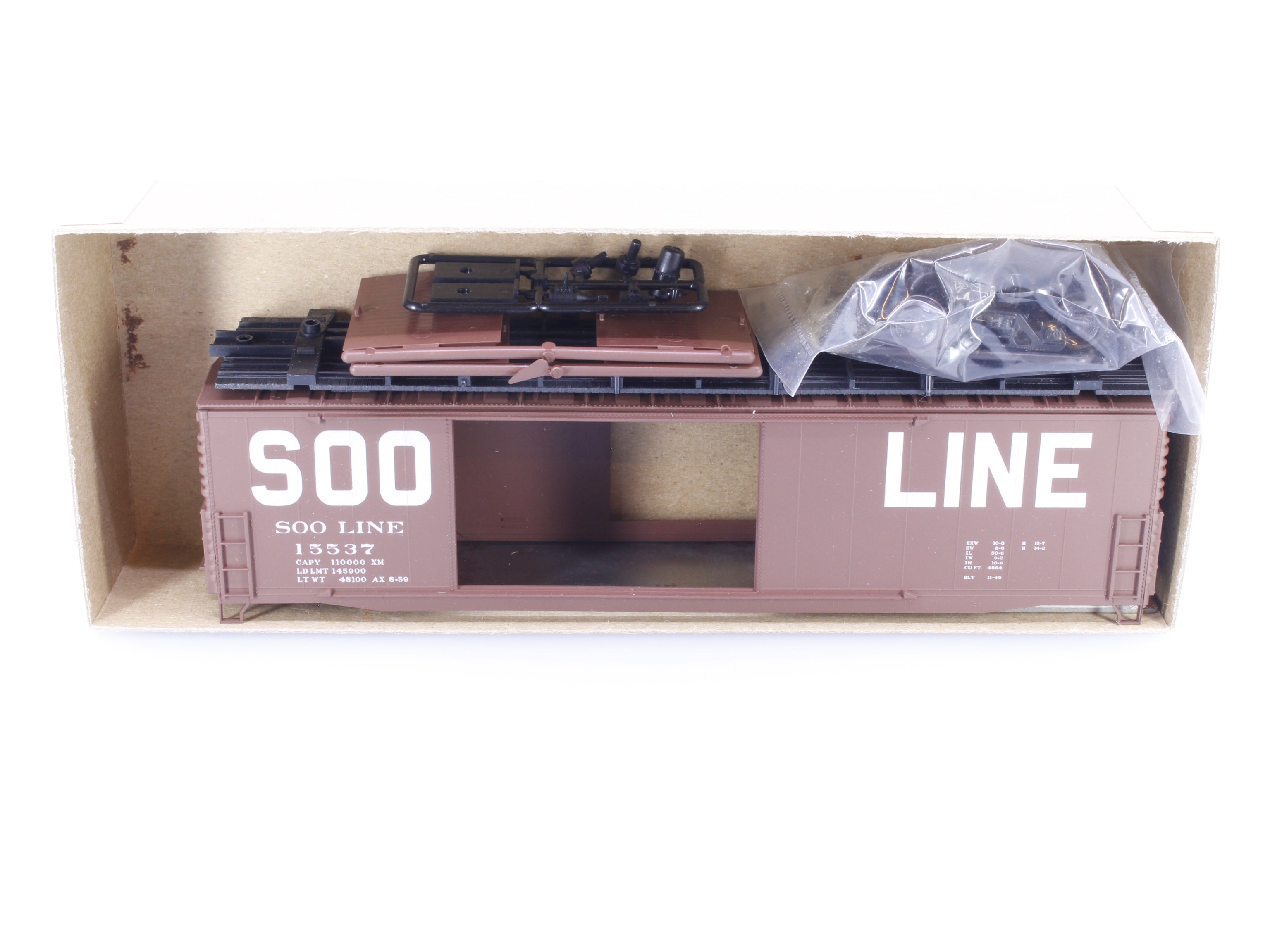 Accurail 5911 HO 50' Welded Double Door Box Car Soo Line (SOO) 15537