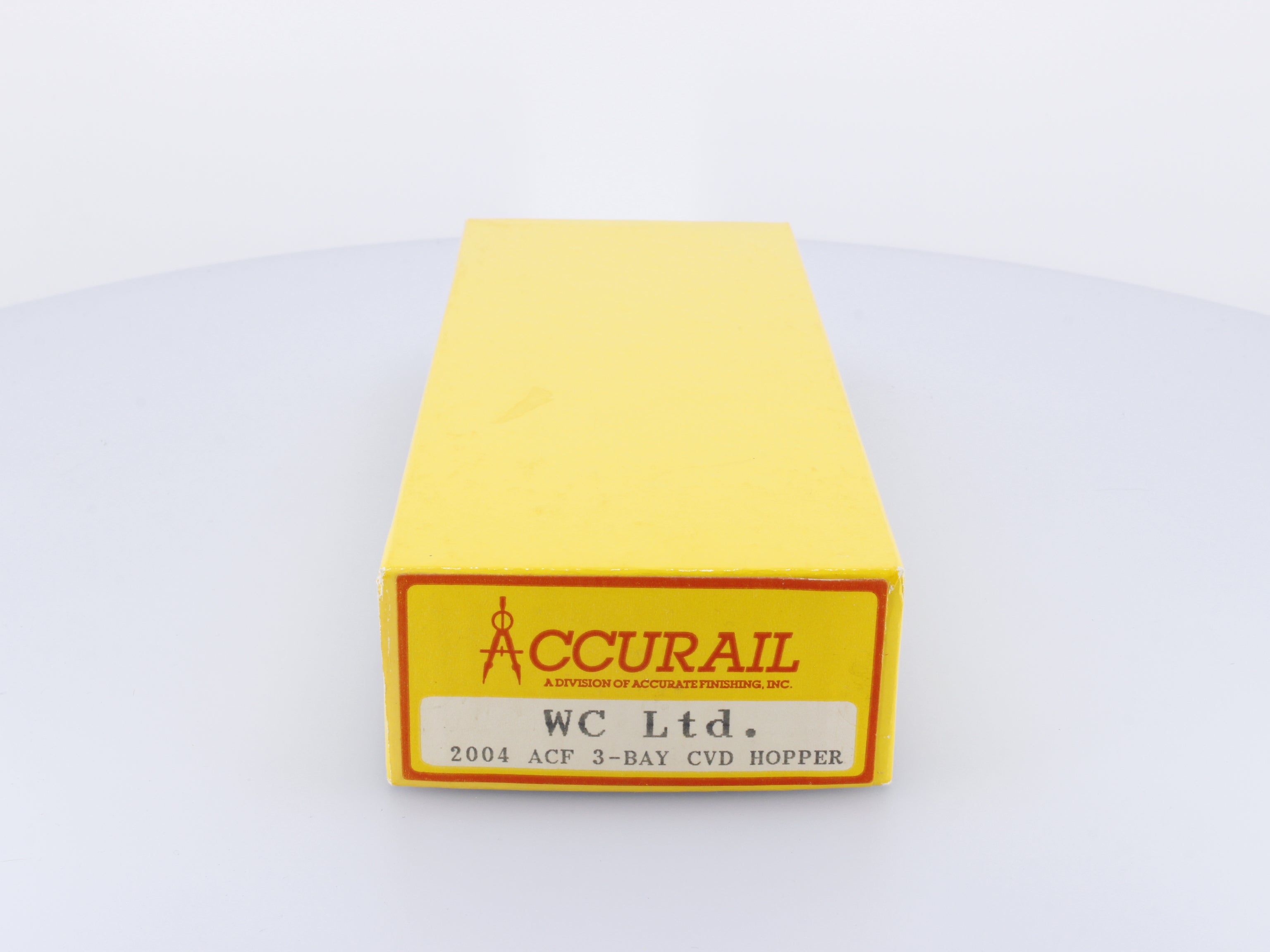 Accurail 2004 HO ACF 3-Bay Covered Hopper Wisconsin Central (WC) 82800