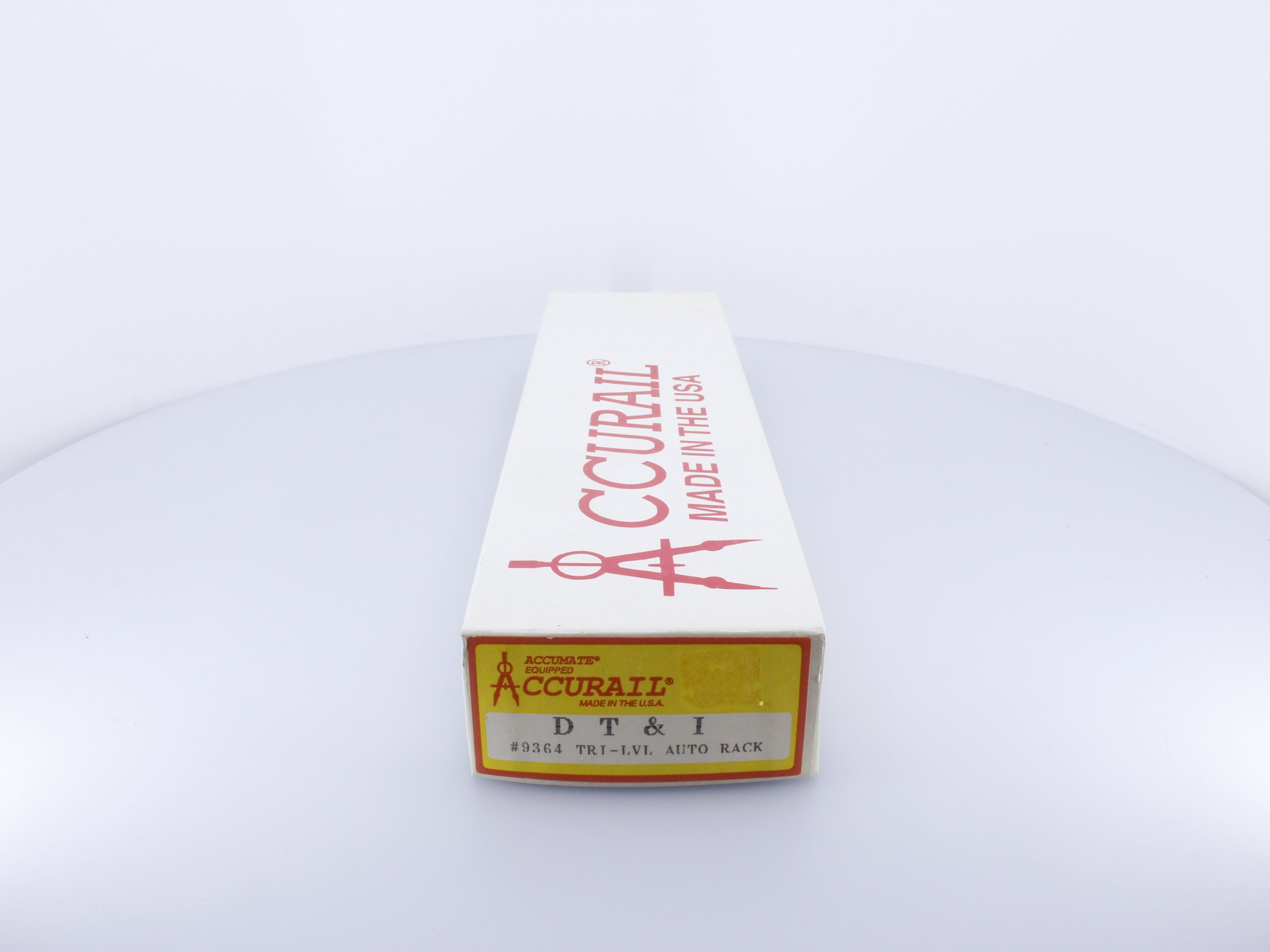 Accurail 9364 HO Tri-Level Auto Rack Car Detroit Toledo and Ironton (DTI)