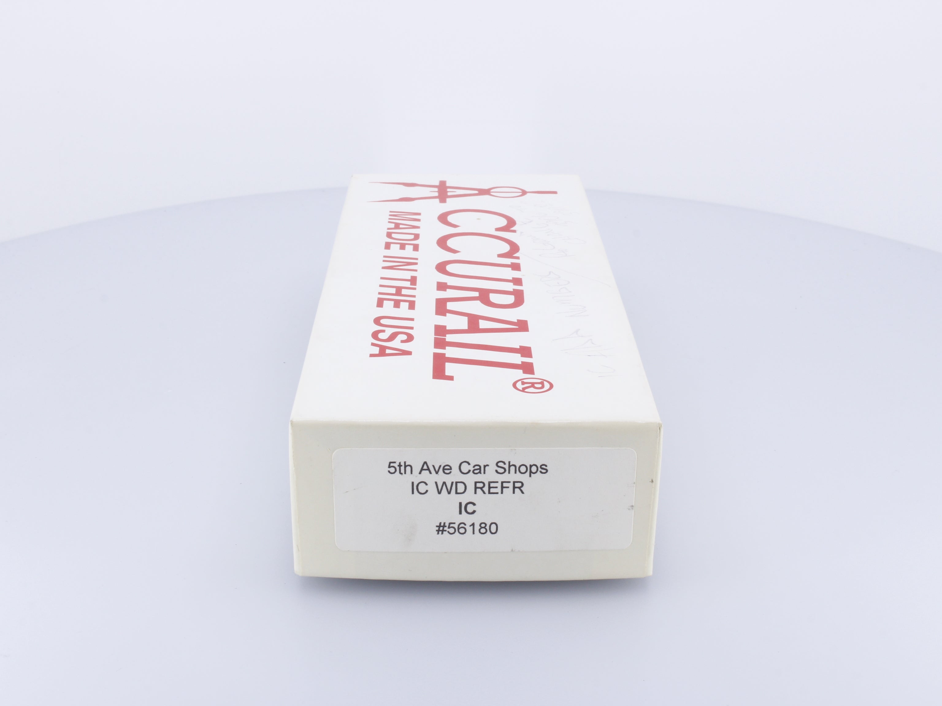 5th Ave Car Shops 56180 HO 40' Wood Reefer Illinois Central (IC) 56182