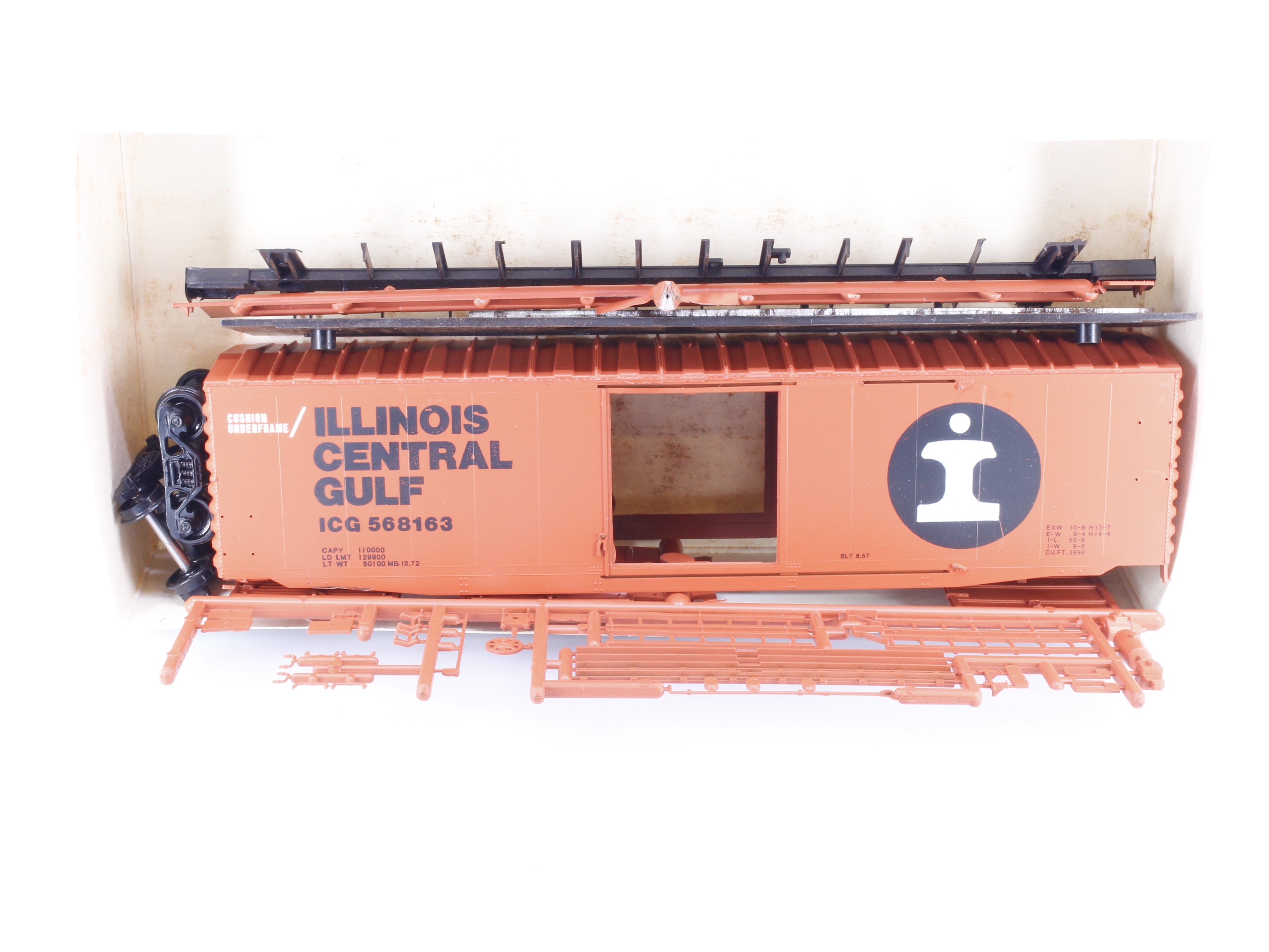 Bevbel 9963-1 HO 50' Single Door Box Car Illinois Central (IC) 568163