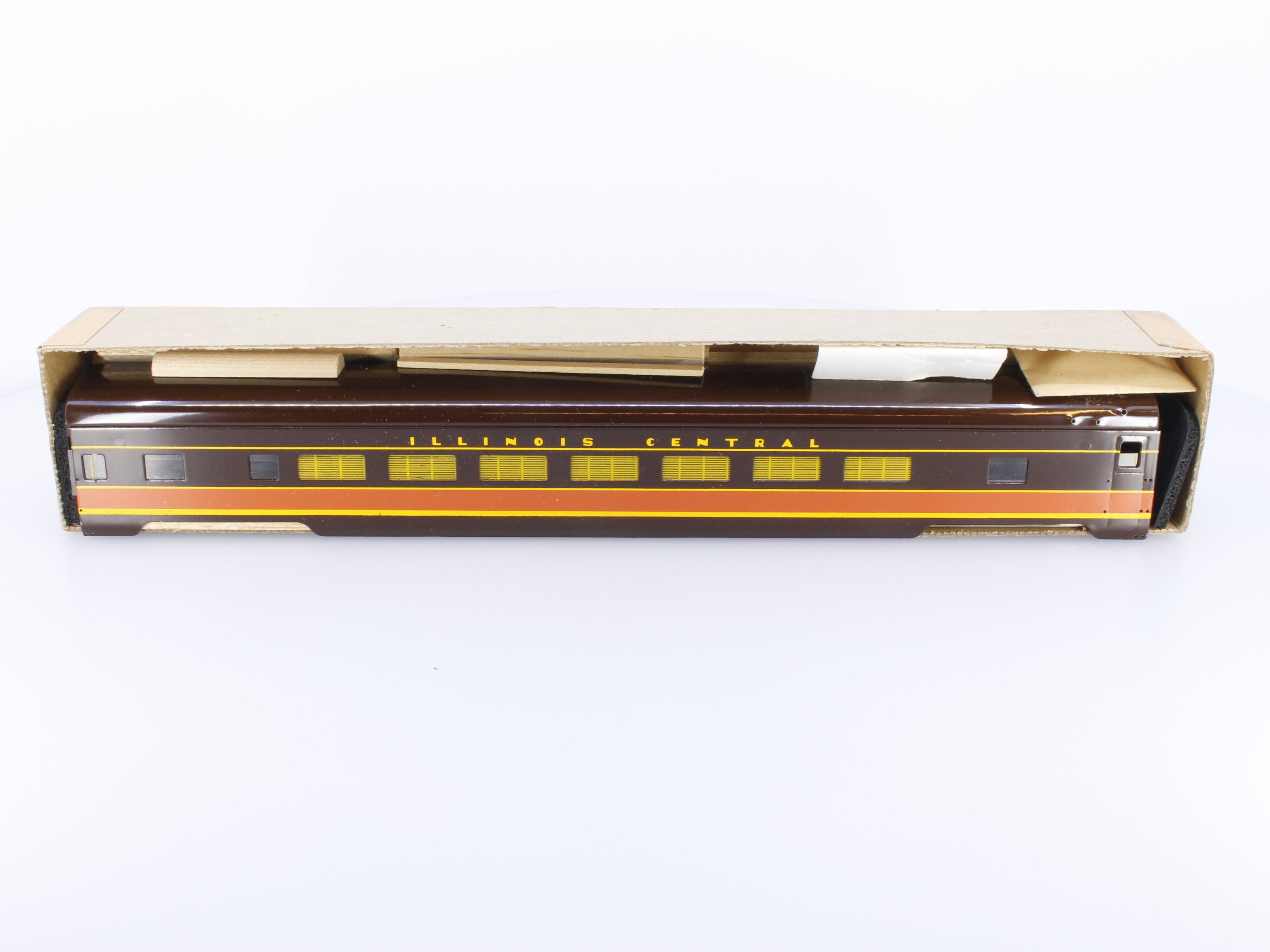 Blue Line ICCoach HO 85' Coach Illinois Central (IC)