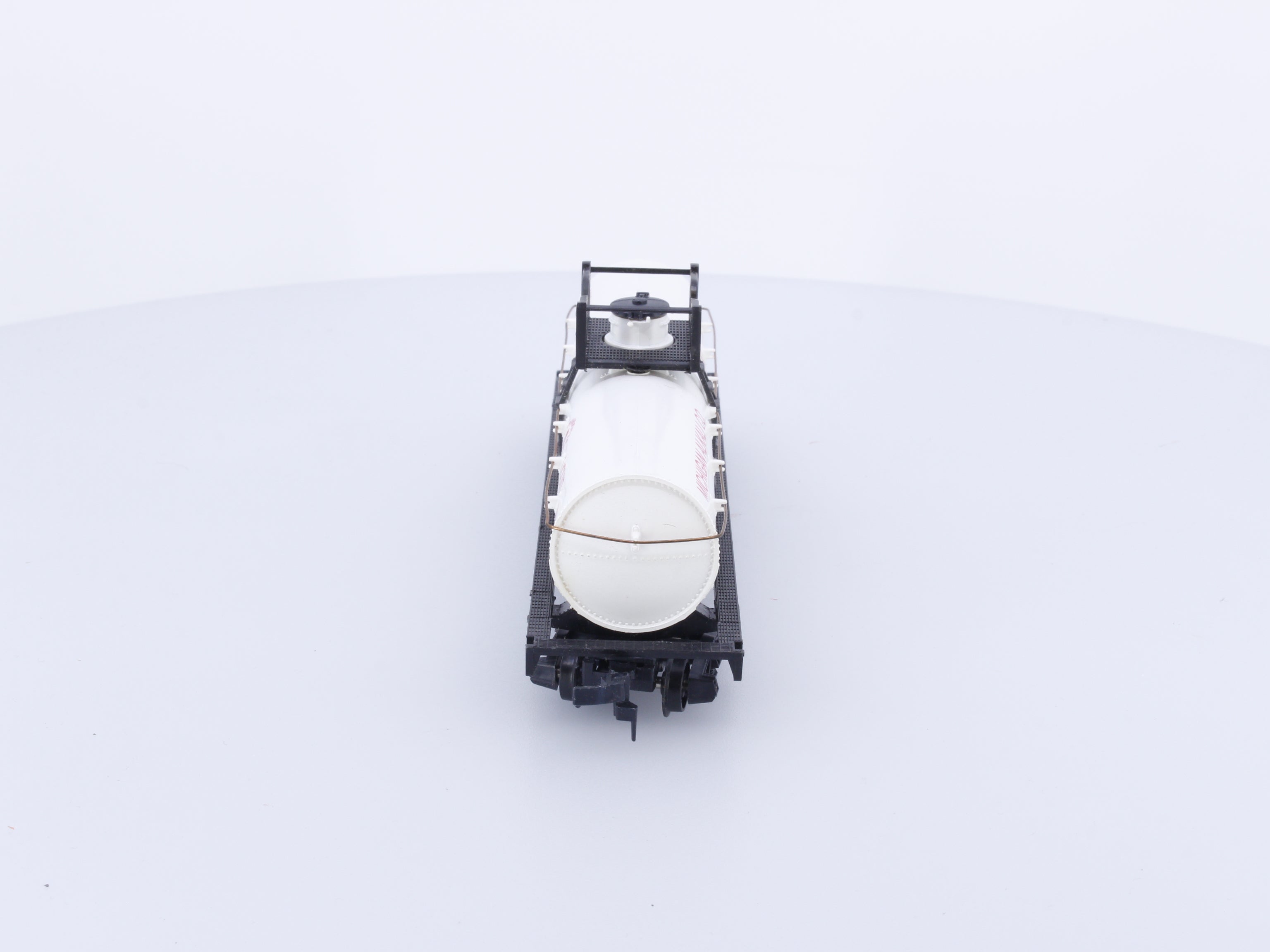 Model Power 677 HO Michigan Alkali Co. Chlorine Tank Car GATX Corporation (GATX) 39617